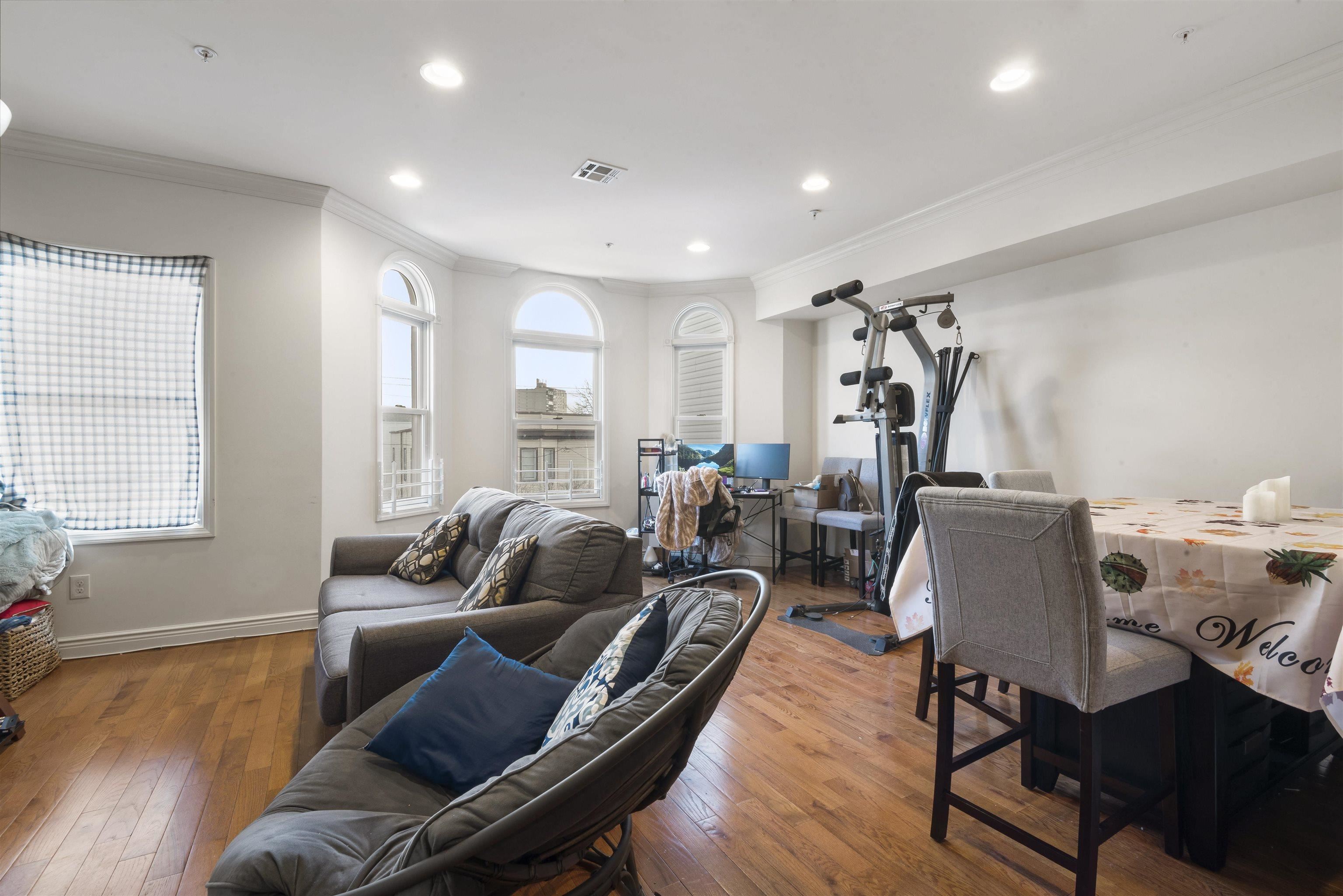 # 250011594 - For Rent in Union City NJ