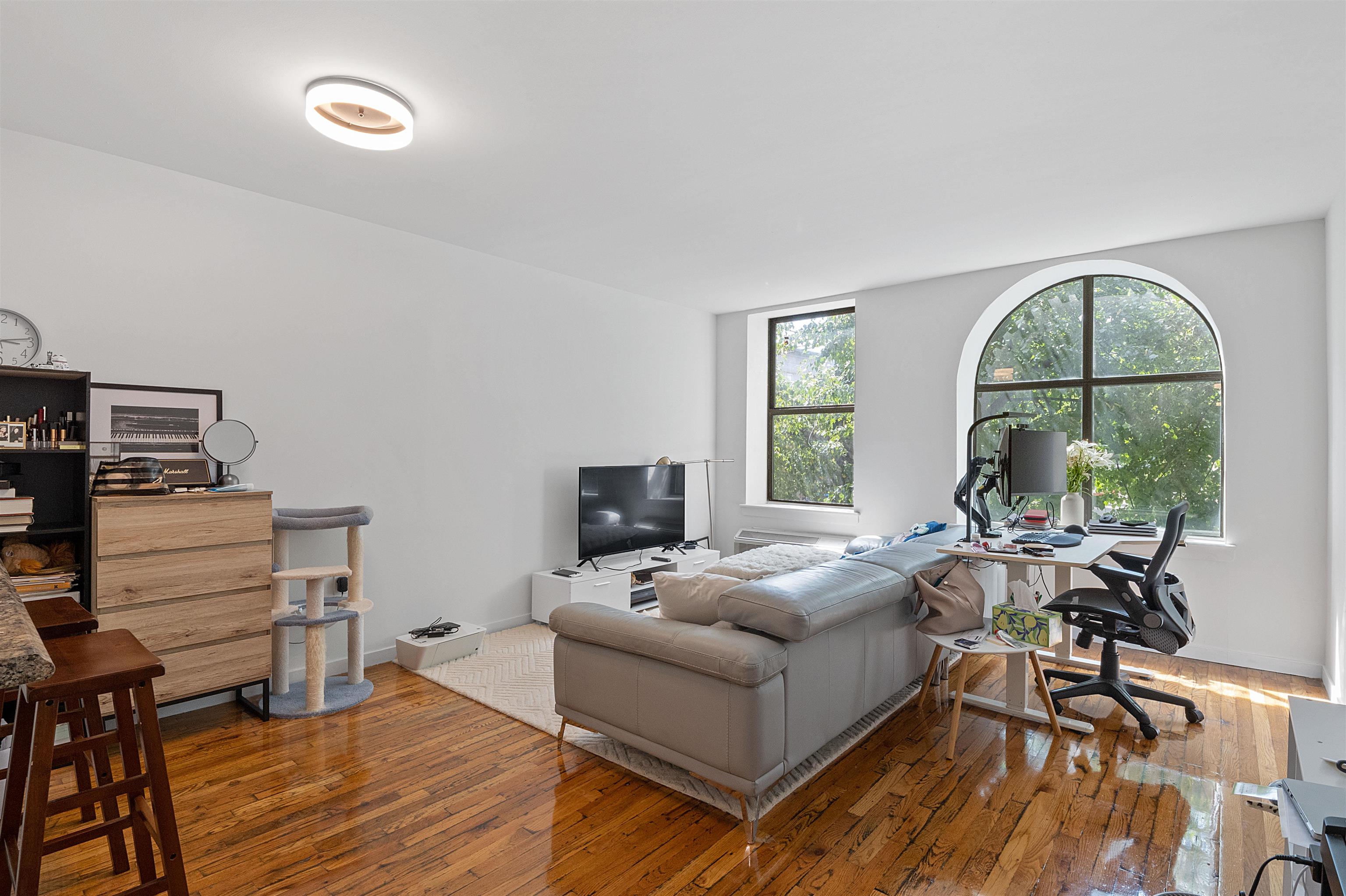 # 250011604 - For Rent in JERSEY CITY - Heights NJ