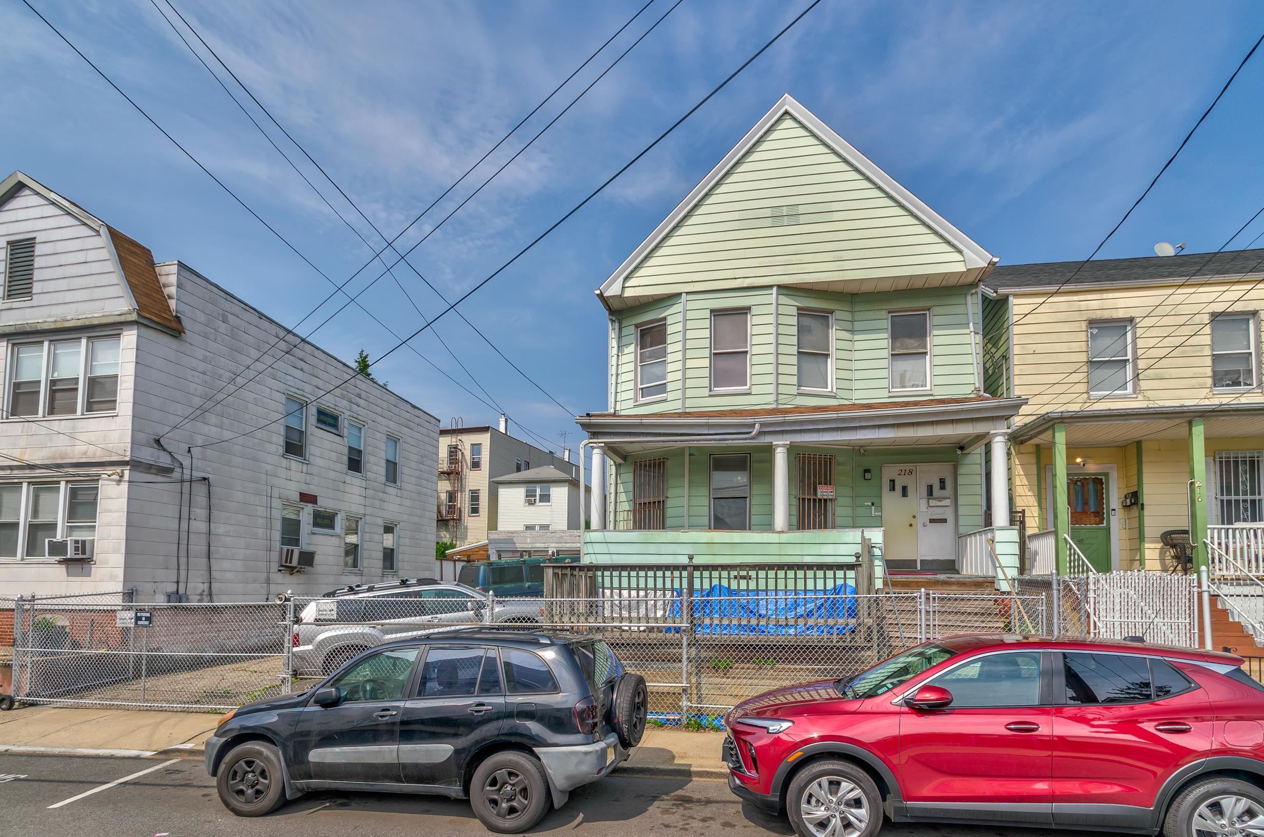 # 250011637 - For Rent in JERSEY CITY - Greenville NJ