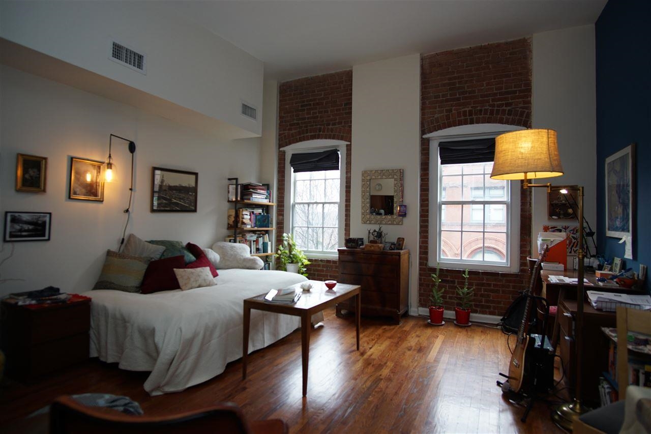 # 250011646 - For Rent in JERSEY CITY - Downtown NJ