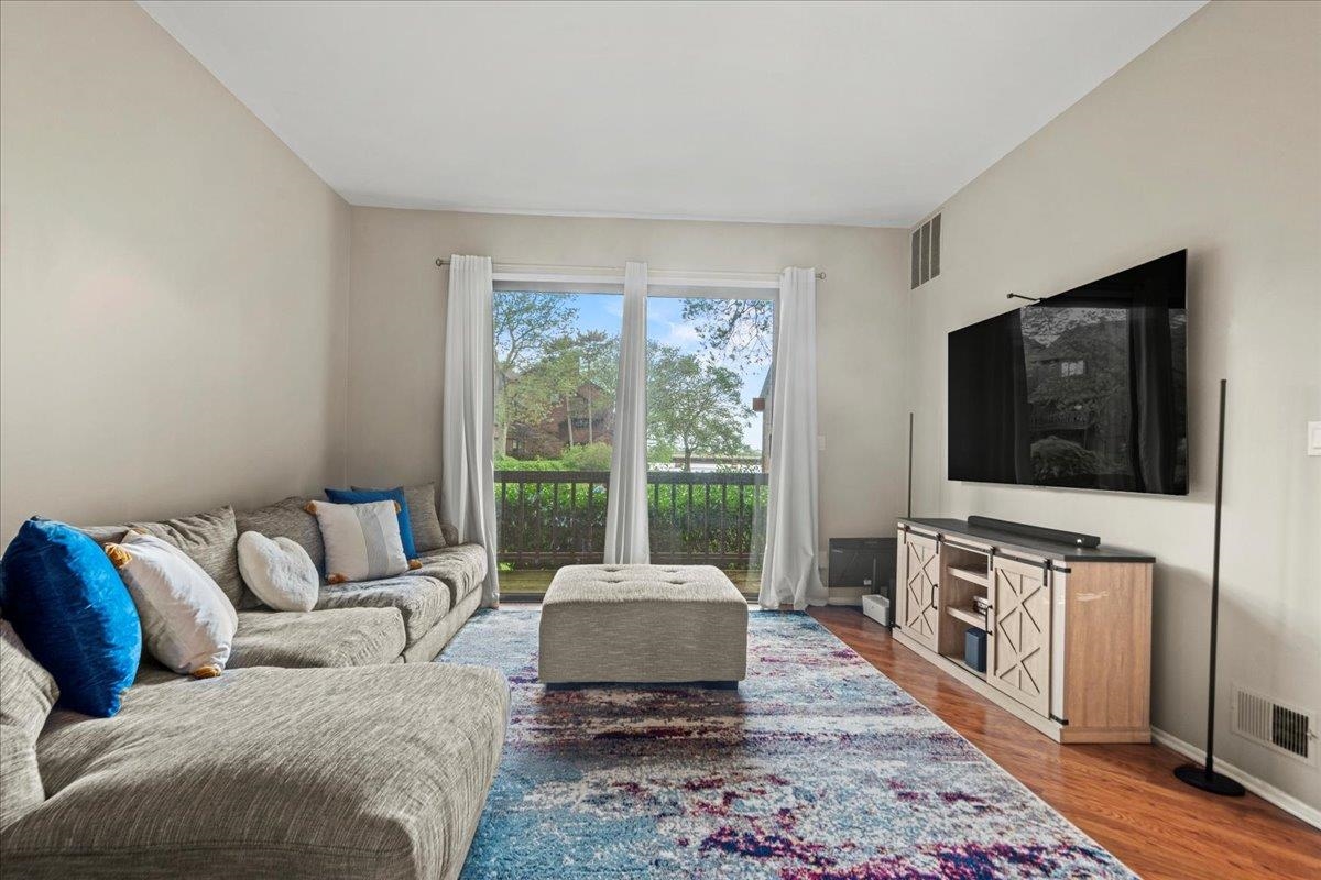 # 250011656 - For Rent in Secaucus NJ