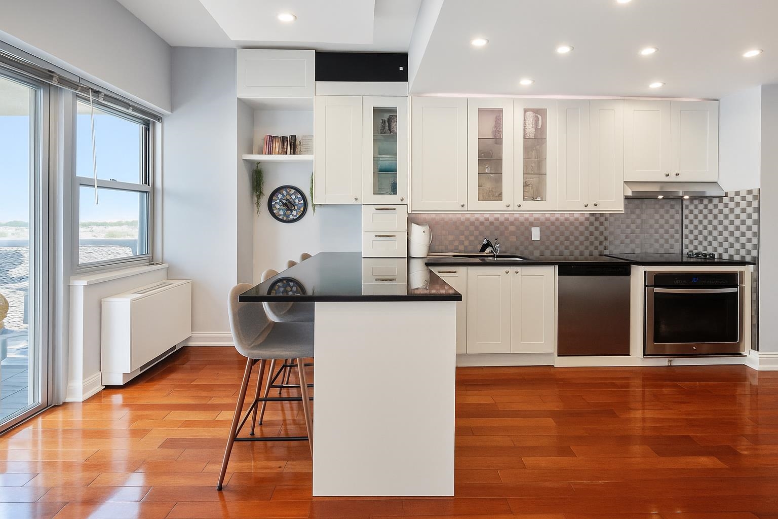 # 250011660 - For Rent in West New York NJ