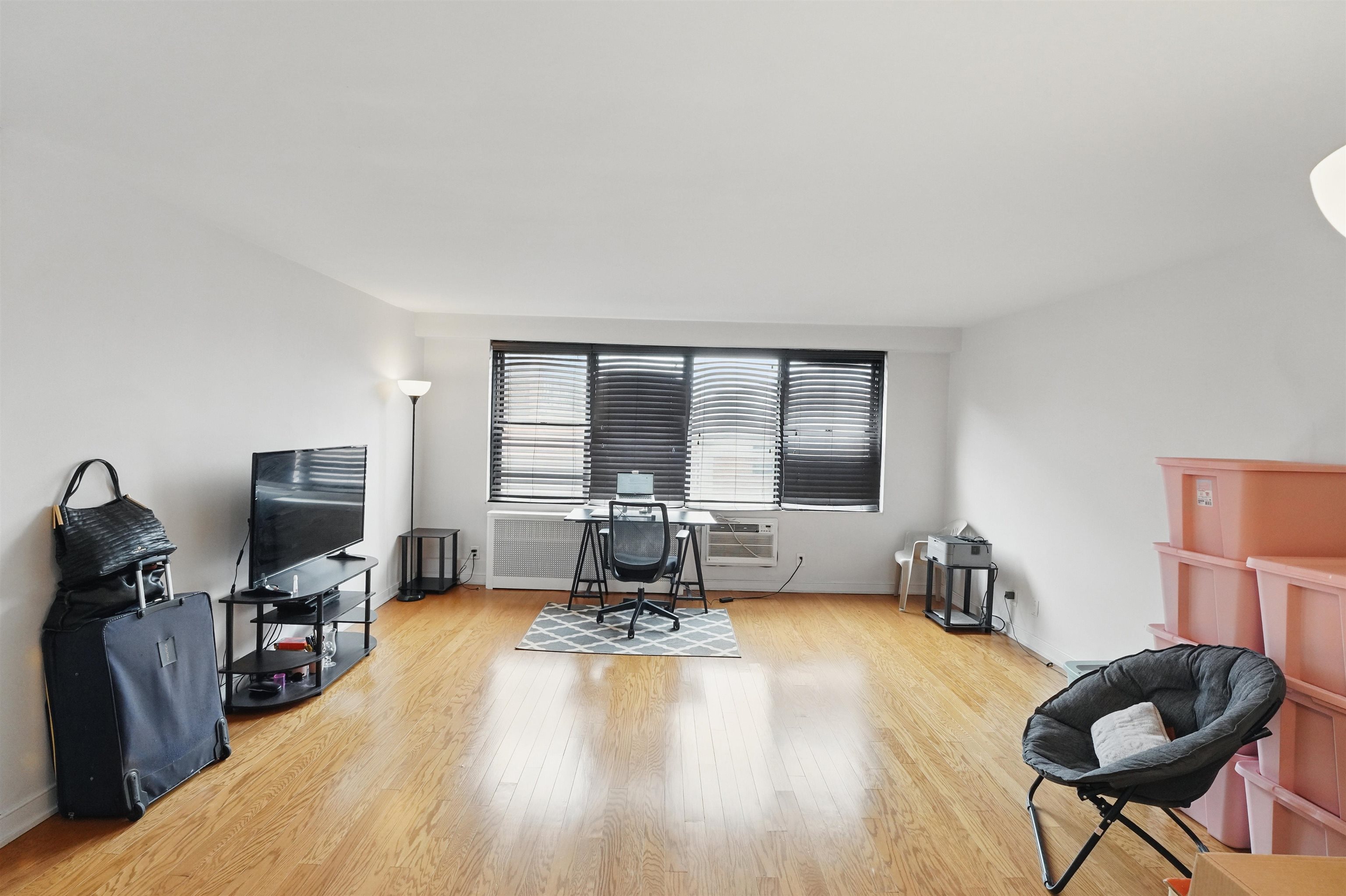 # 250011694 - For Rent in Union City NJ