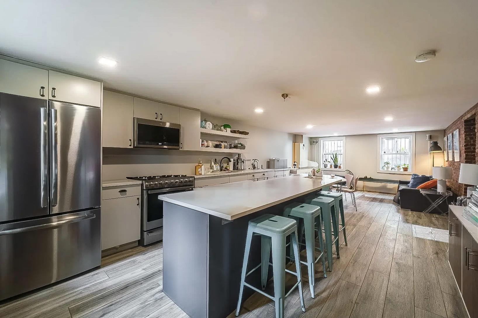 # 250011703 - For Rent in JERSEY CITY - Downtown NJ