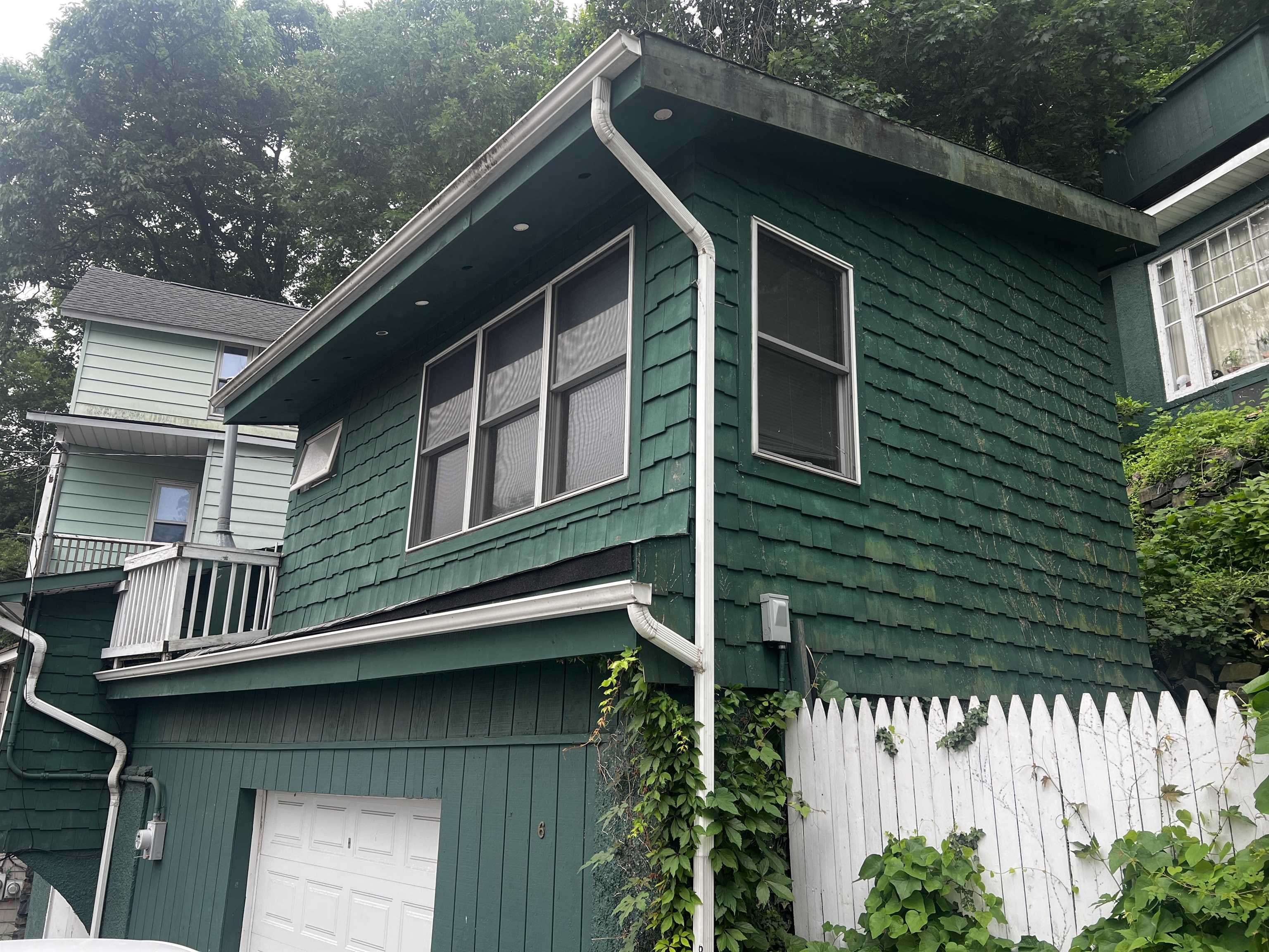 # 250011750 - For Rent in Edgewater NJ