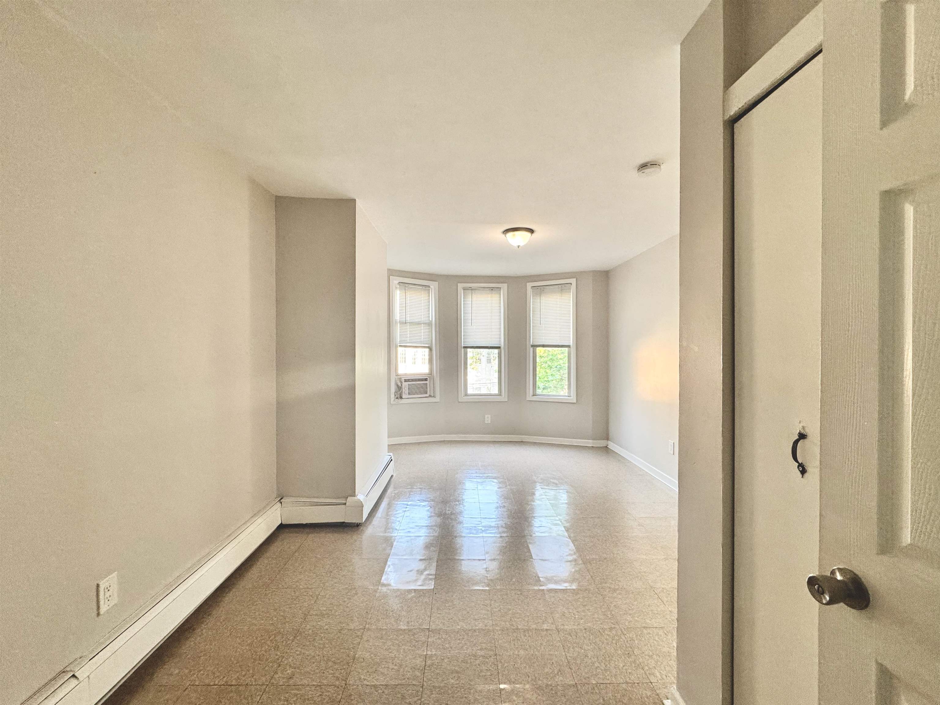# 250011779 - For Rent in JERSEY CITY - West Bergen NJ