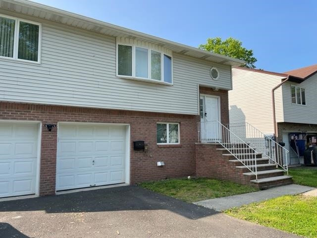 # 250011780 - For Rent in Elmwood Park NJ
