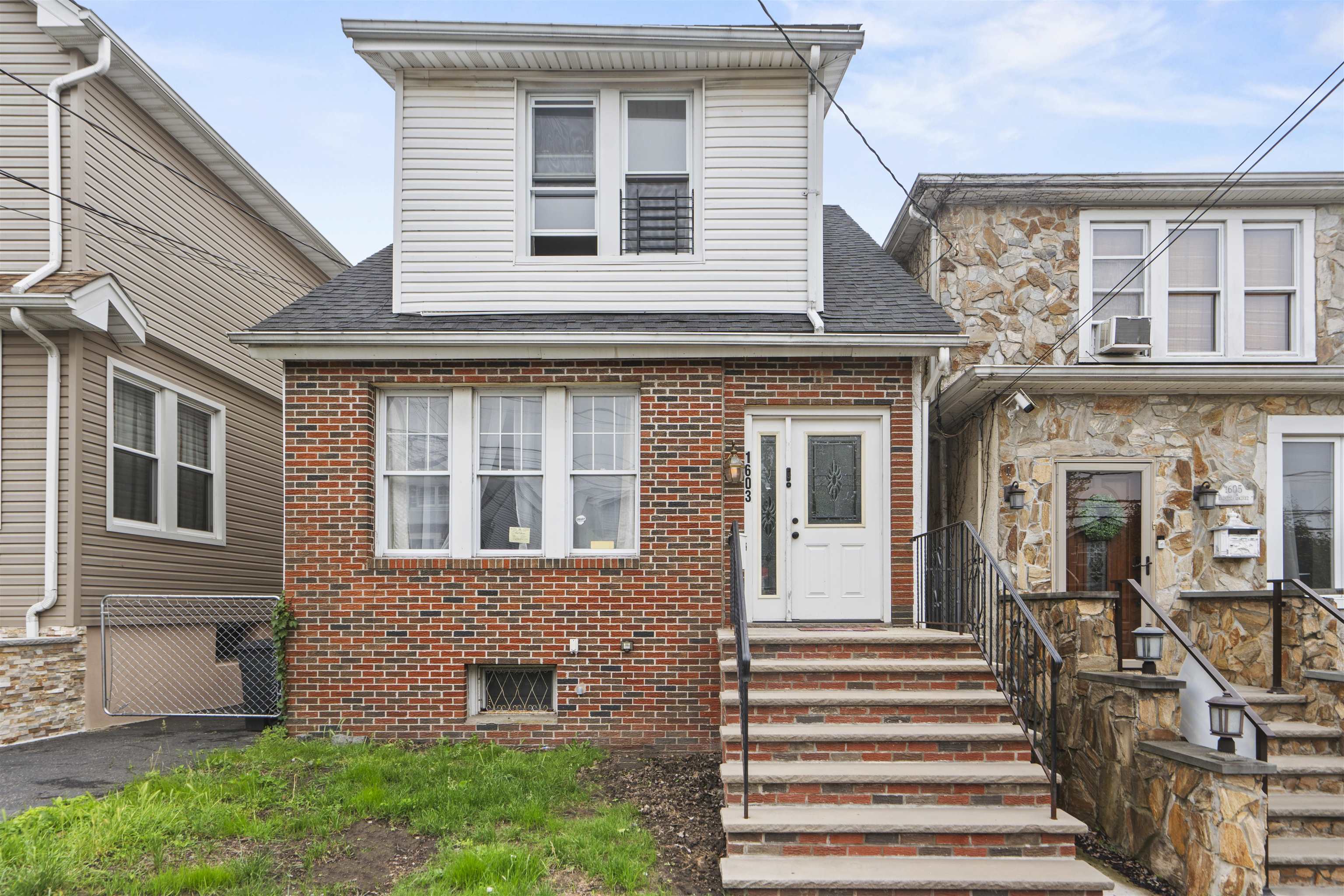 # 250011790 - For Rent in North Bergen NJ