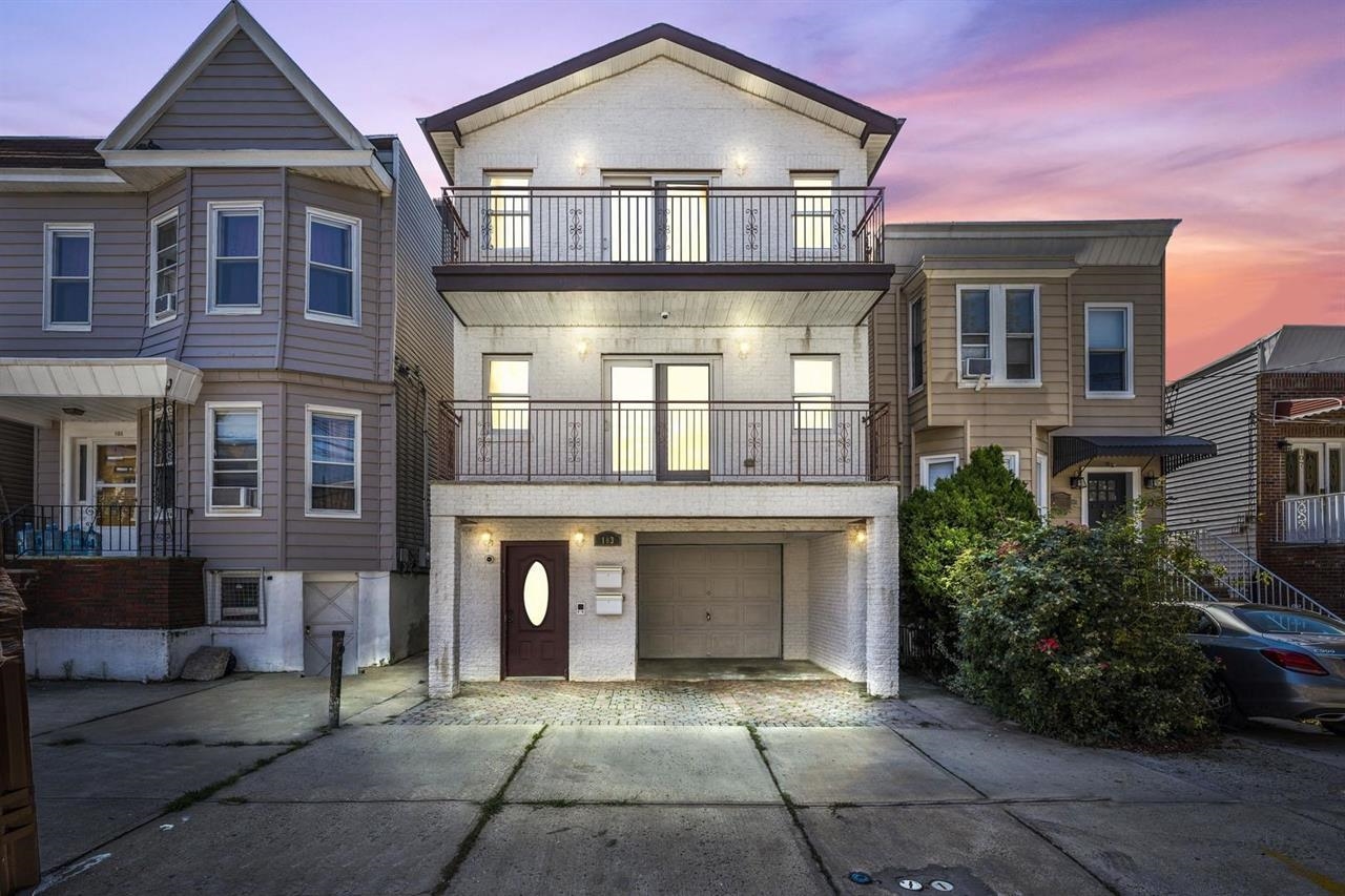 # 250011820 - For Rent in JERSEY CITY - Heights NJ