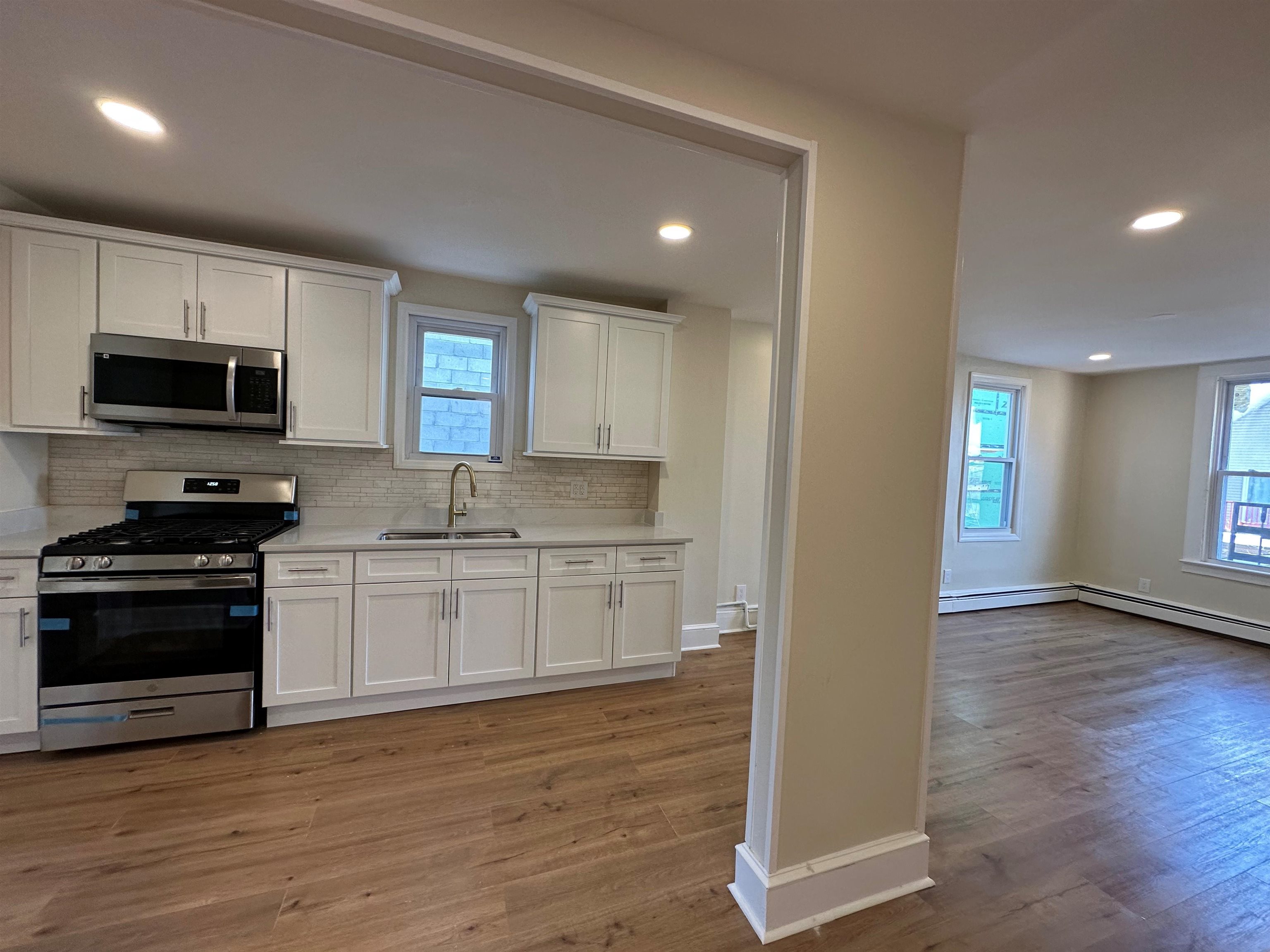 # 250011838 - For Rent in Guttenberg NJ