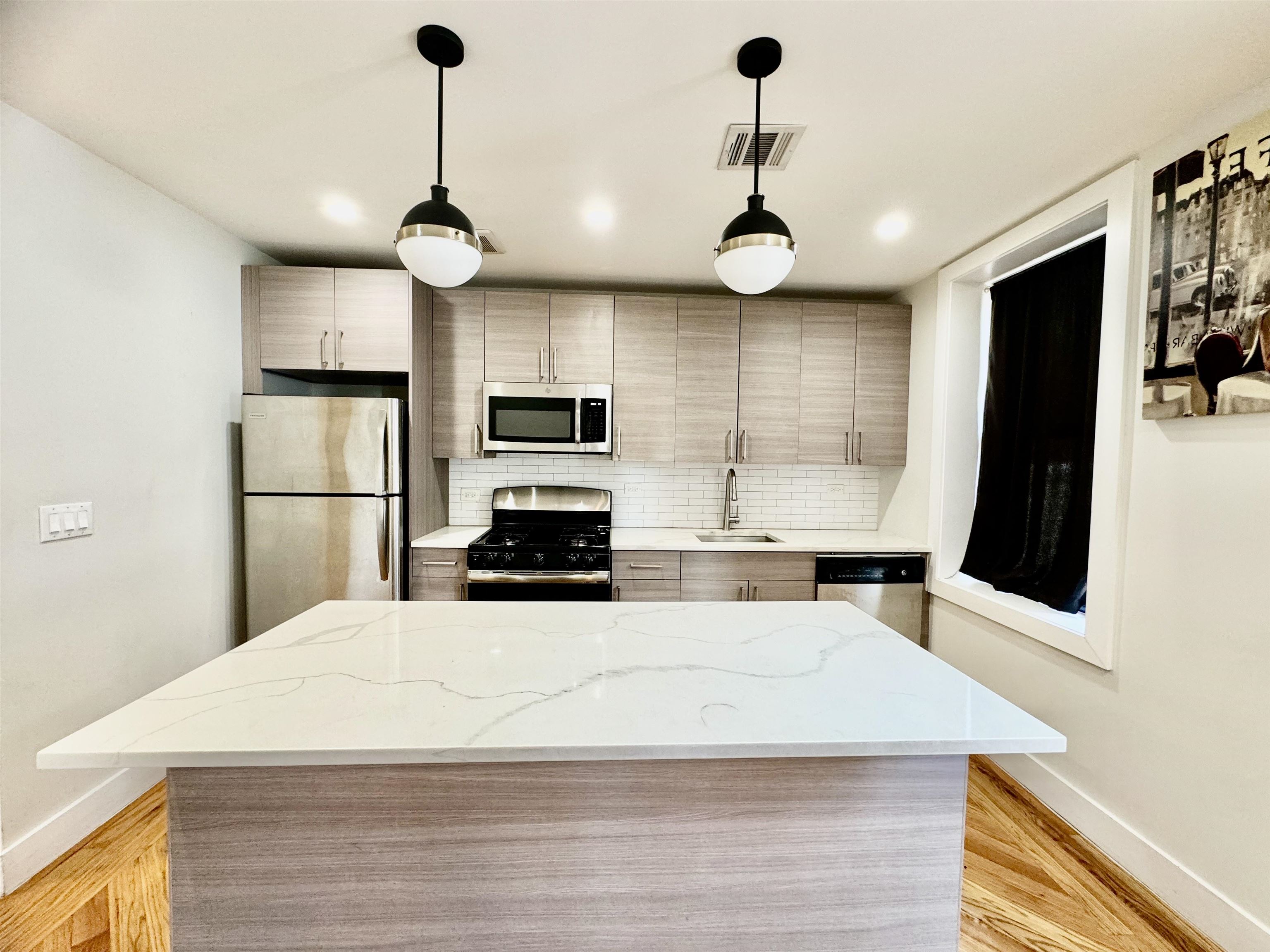 # 250011857 - For Rent in JERSEY CITY - Heights NJ