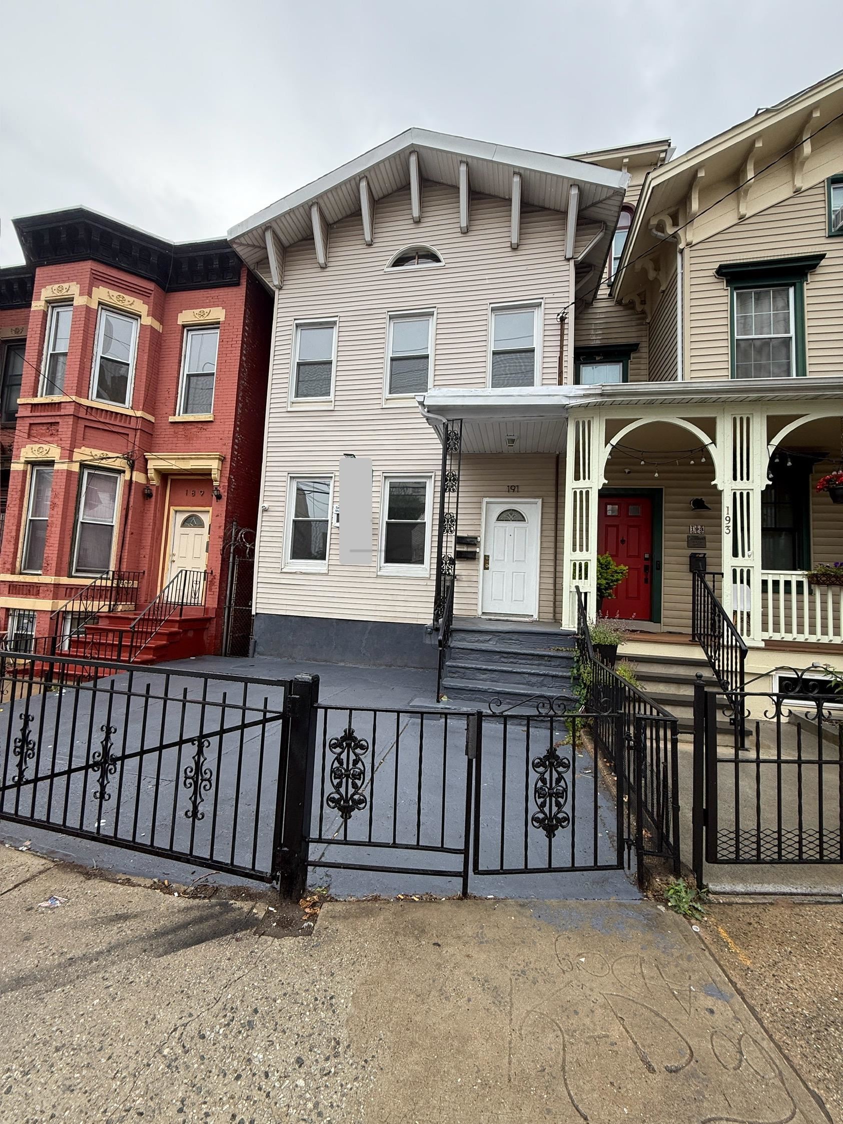 # 250011870 - For Rent in JERSEY CITY - Journal Square NJ