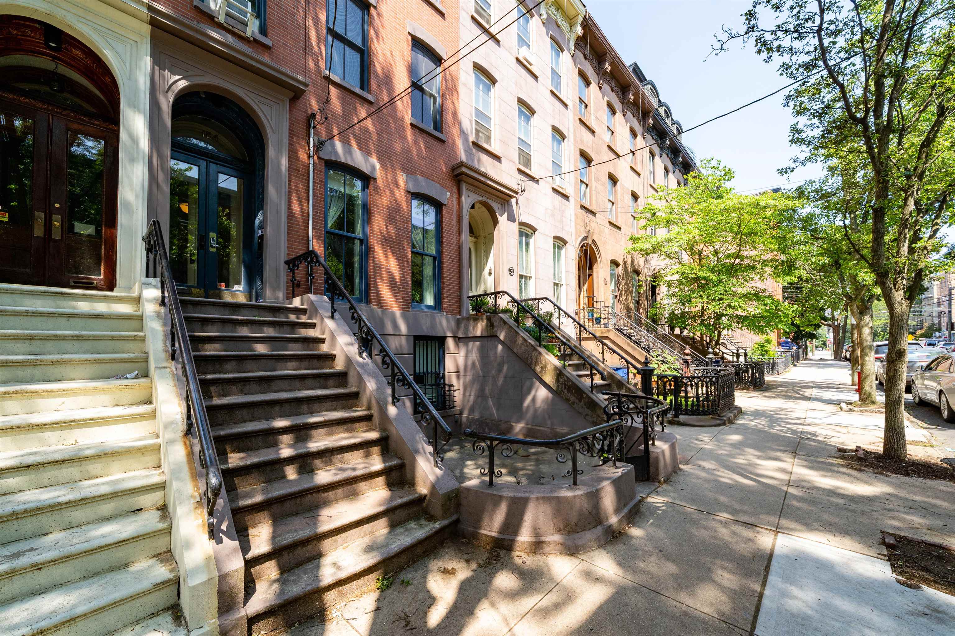 # 250011893 - For Rent in JERSEY CITY - Downtown NJ