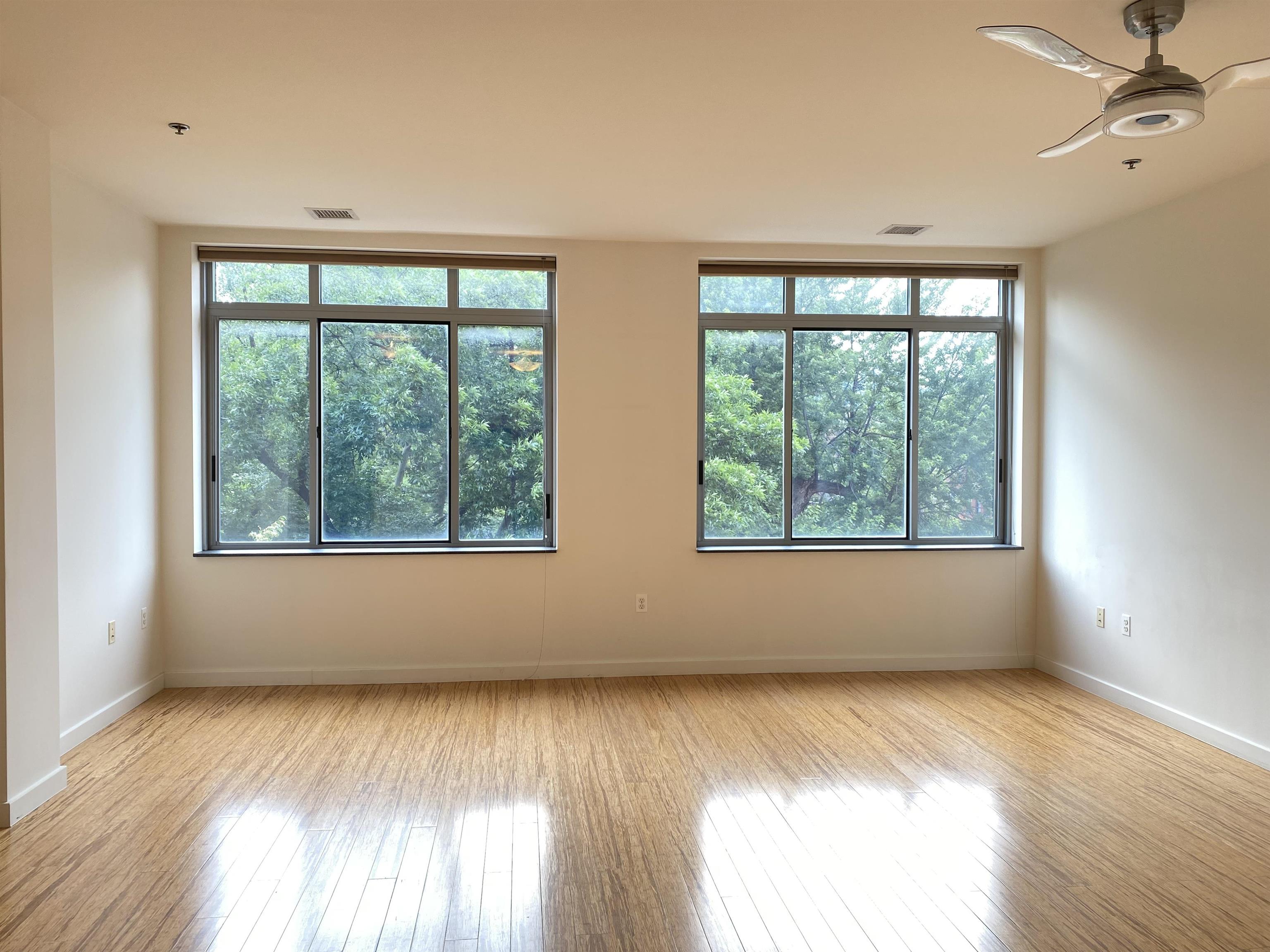 # 250011927 - For Rent in JERSEY CITY - Downtown NJ