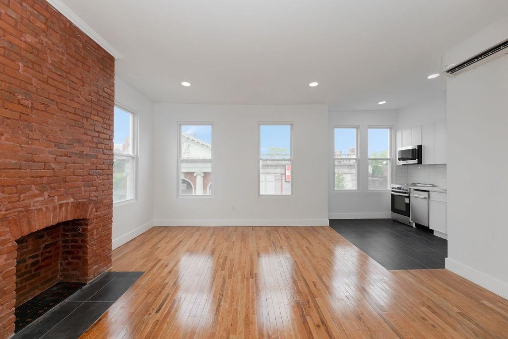 # 250011928 - For Rent in JERSEY CITY - Heights NJ
