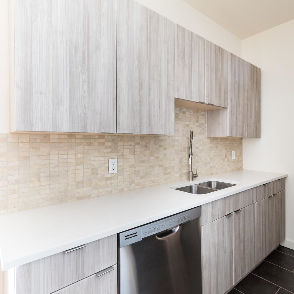 # 250011935 - For Rent in JERSEY CITY - Downtown NJ
