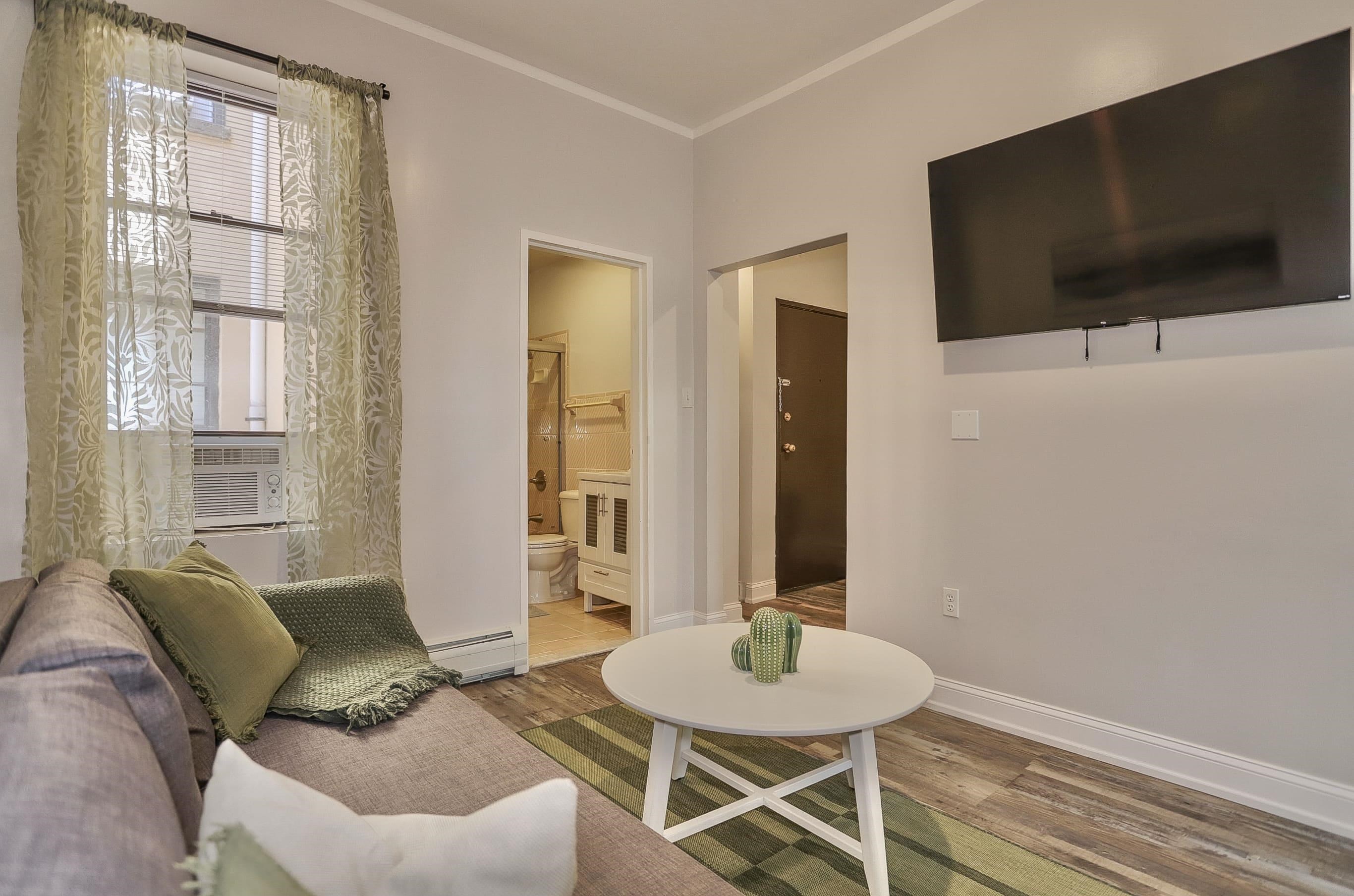 # 250011947 - For Rent in Union City NJ