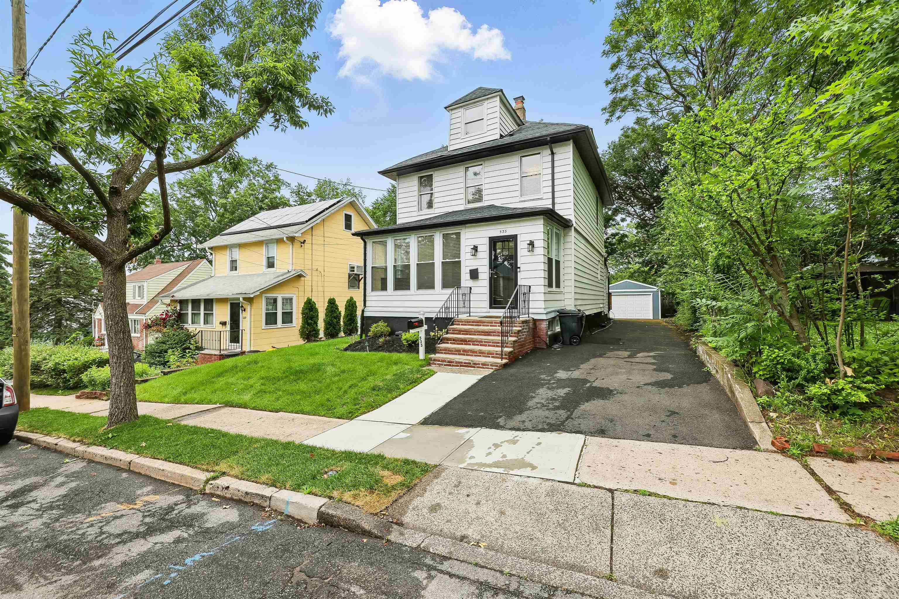 # 250011952 - For Rent in Teaneck NJ