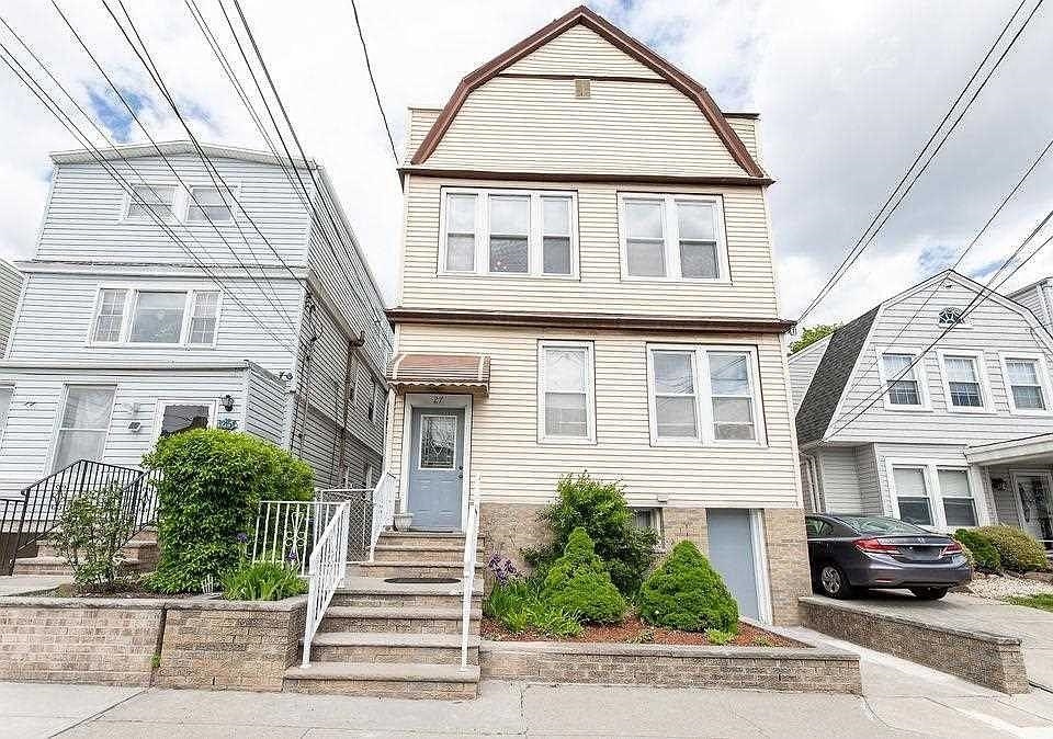 # 250011956 - For Rent in Bayonne NJ