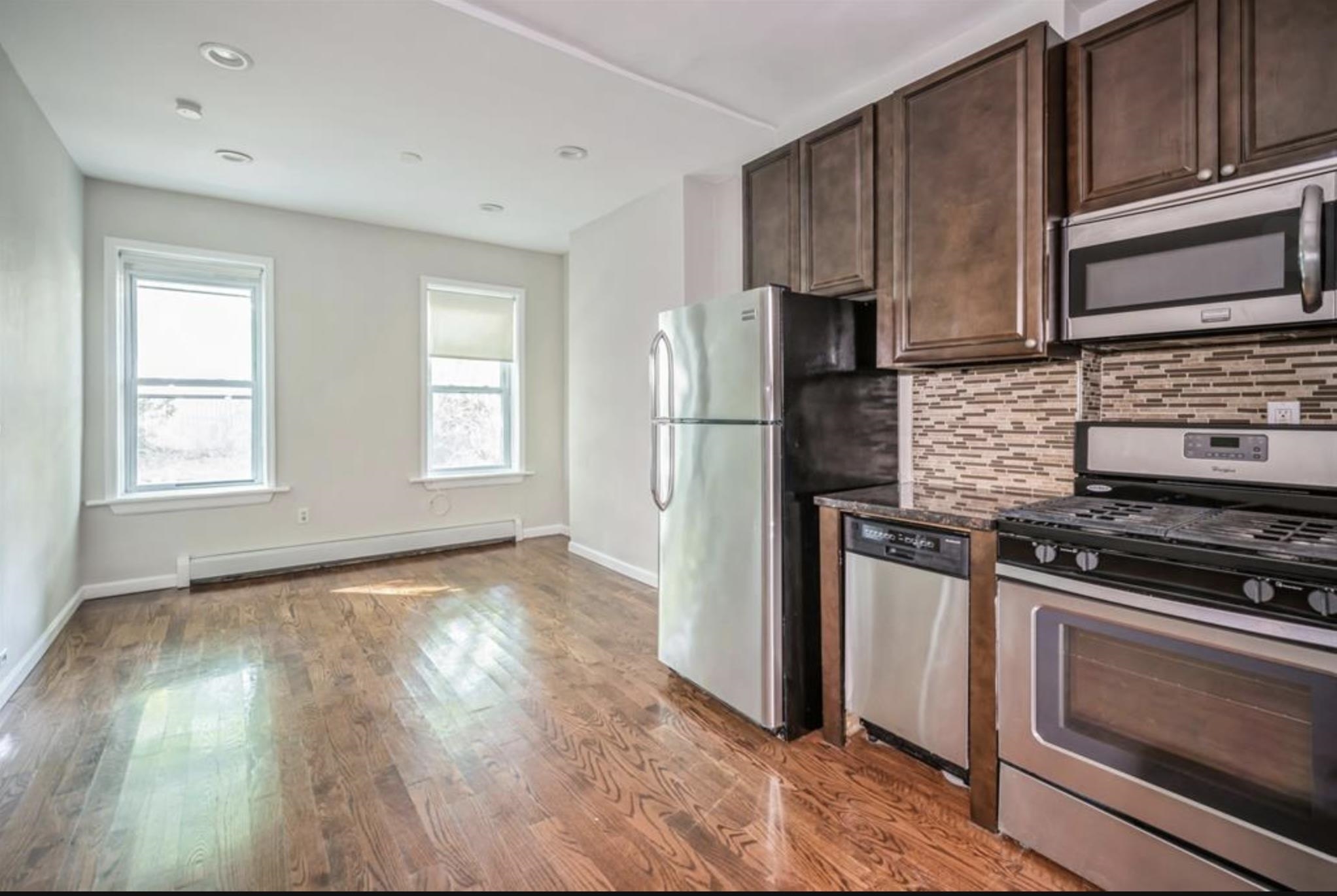 # 250011962 - For Rent in JERSEY CITY - Bergen-Lafayett NJ