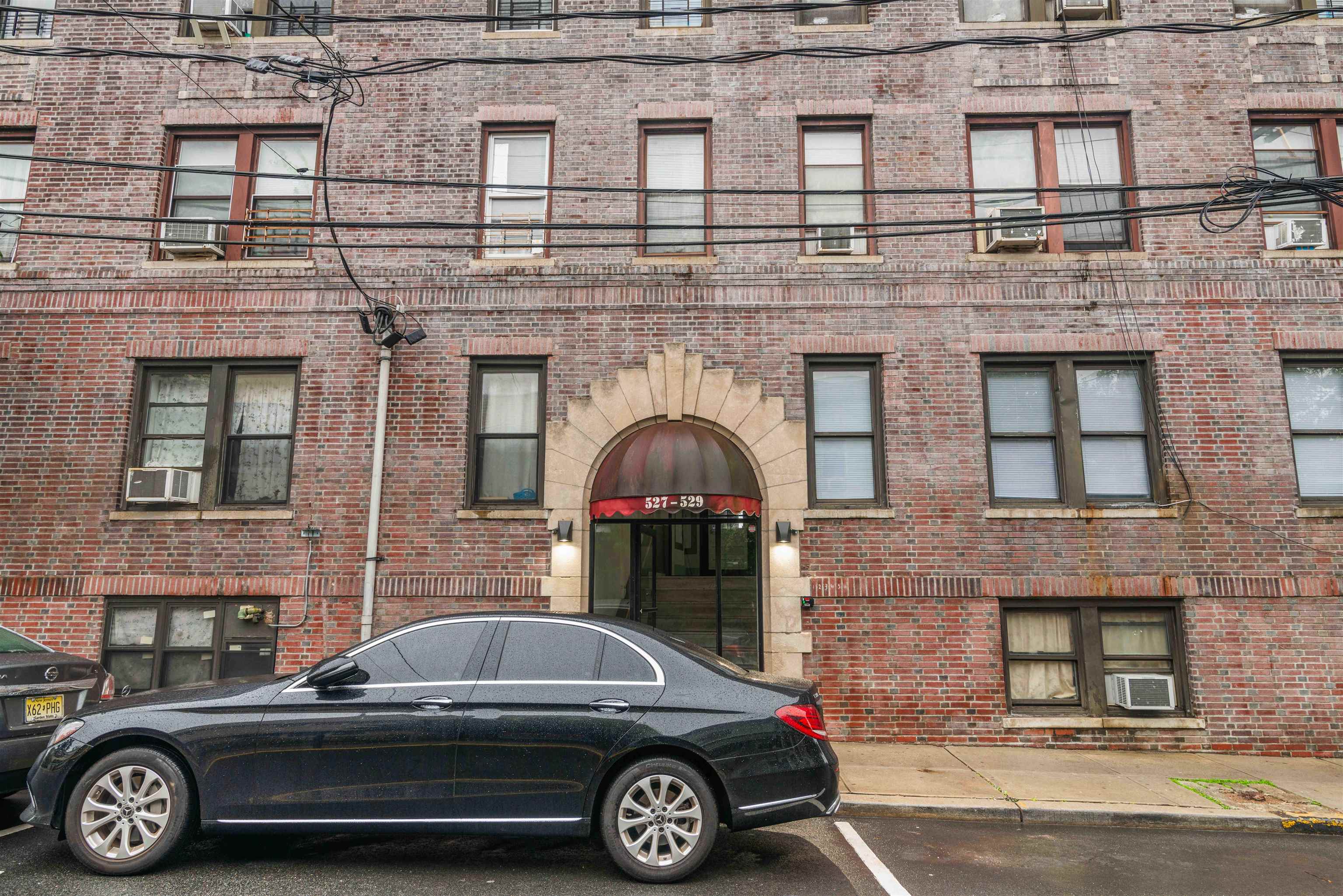 # 250011971 - For Rent in Union City NJ