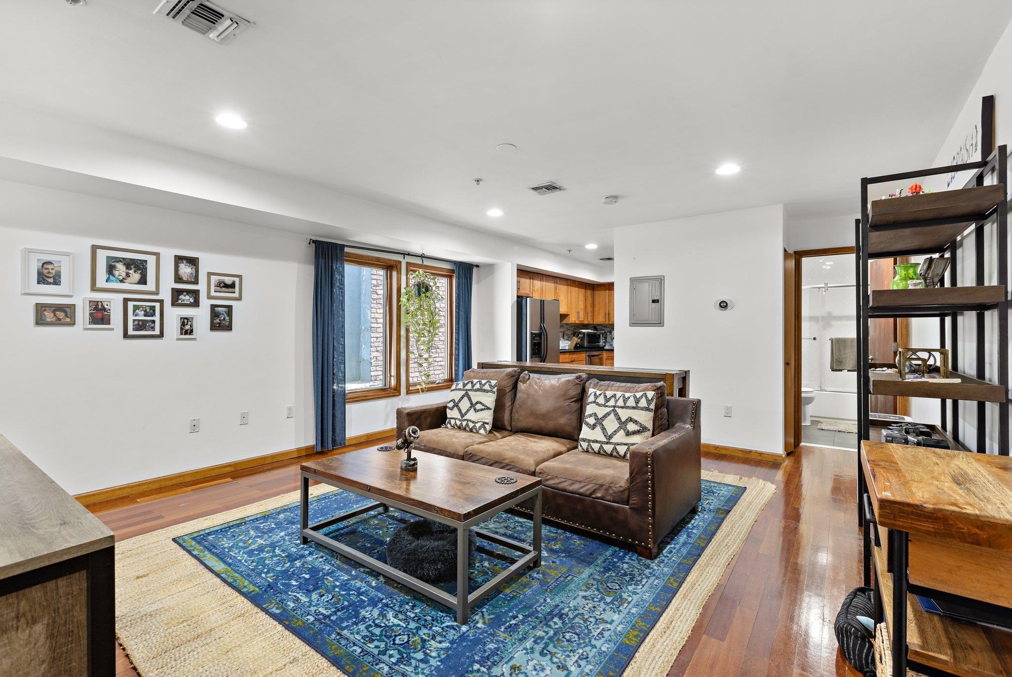# 250011974 - For Rent in West New York NJ