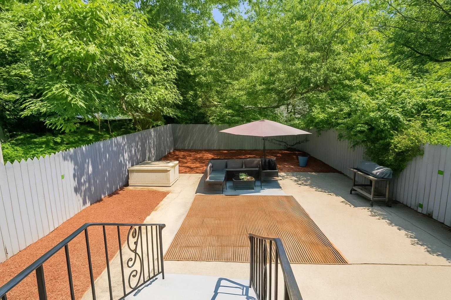 # 250012000 - For Rent in JERSEY CITY - Bergen-Lafayett NJ