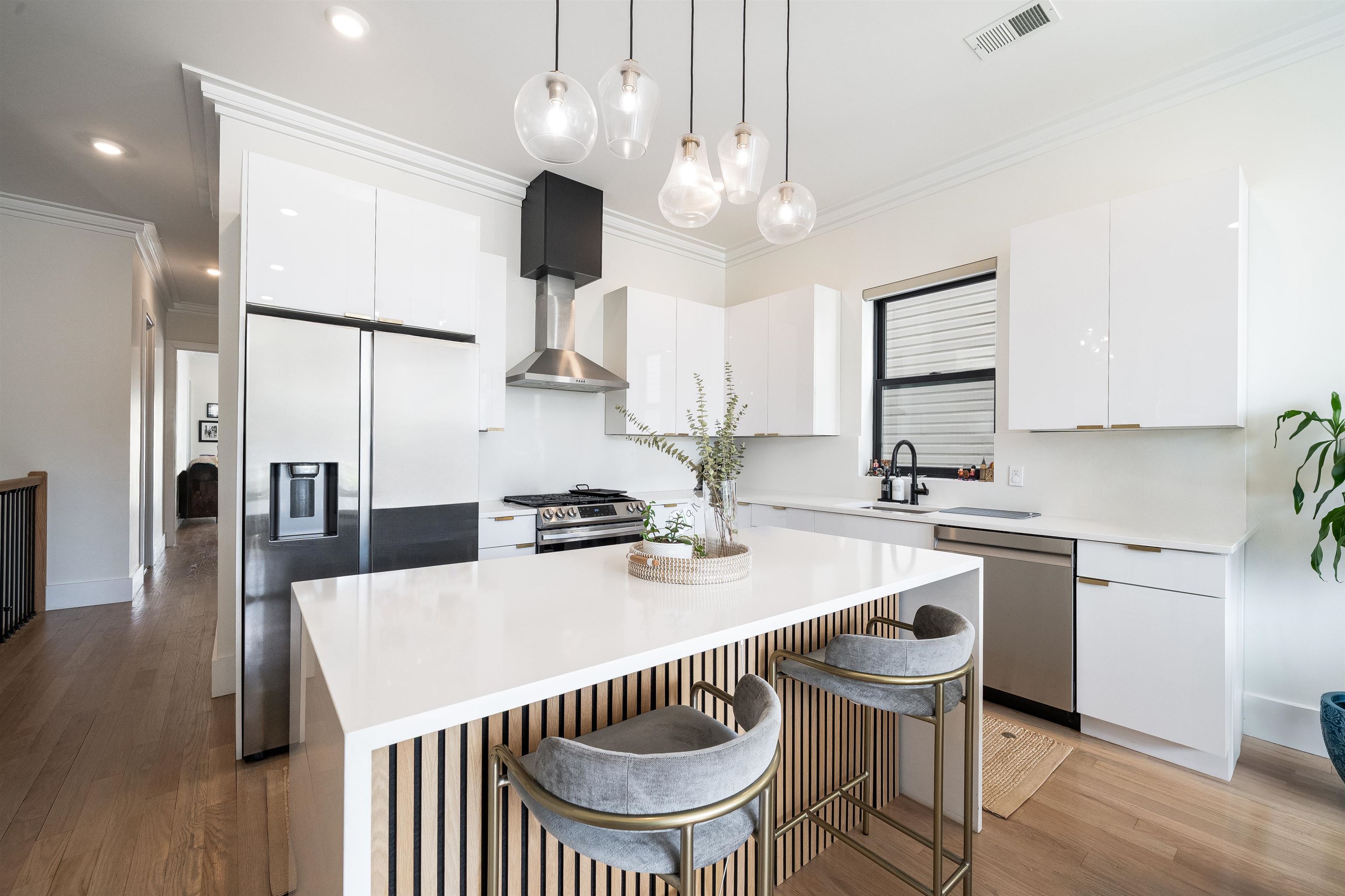 # 250012018 - For Rent in JERSEY CITY - Heights NJ