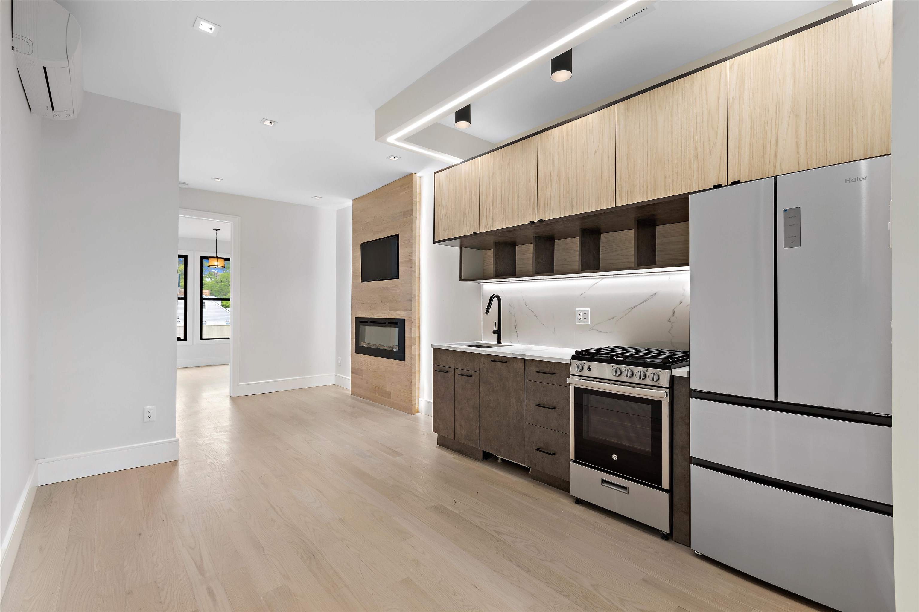 # 250012025 - For Rent in JERSEY CITY - Journal Square NJ