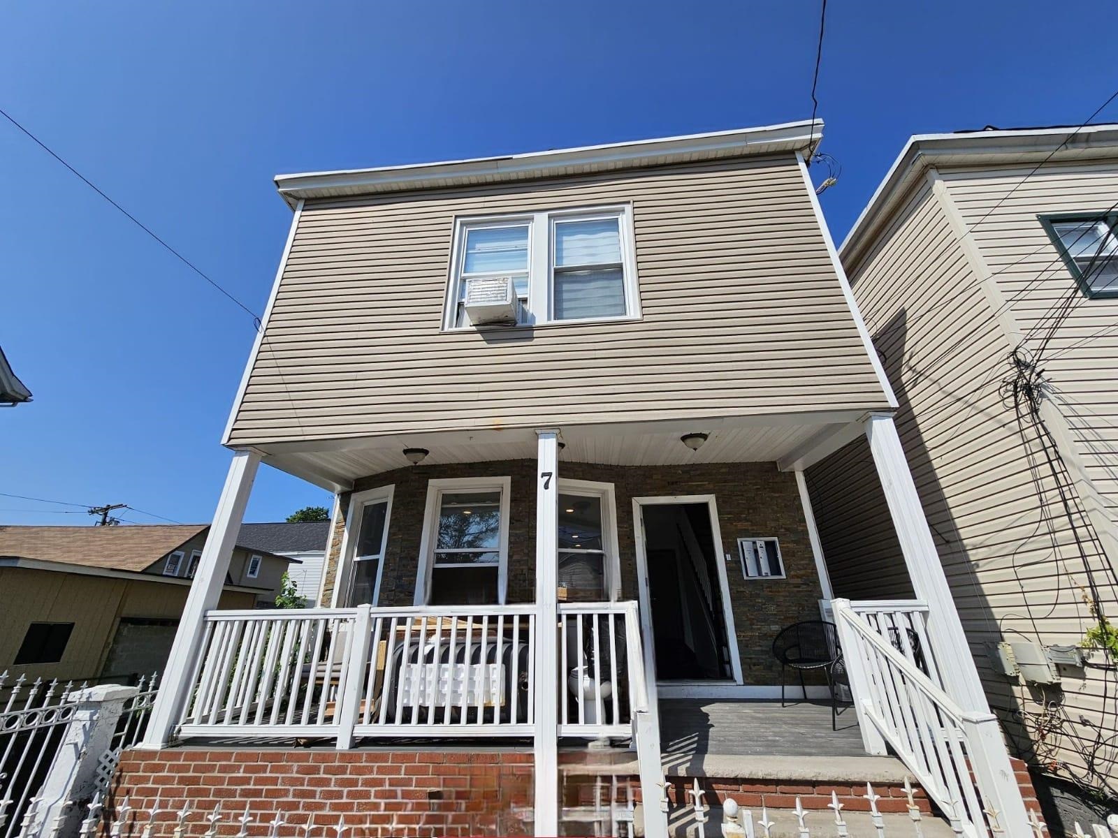 # 250012034 - For Rent in Clifton NJ