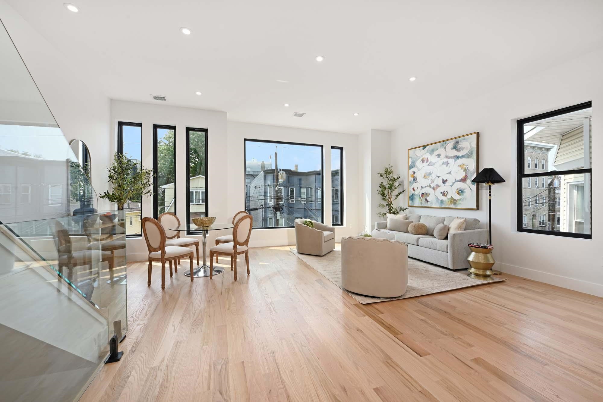 # 250012036 - For Rent in JERSEY CITY - Heights NJ
