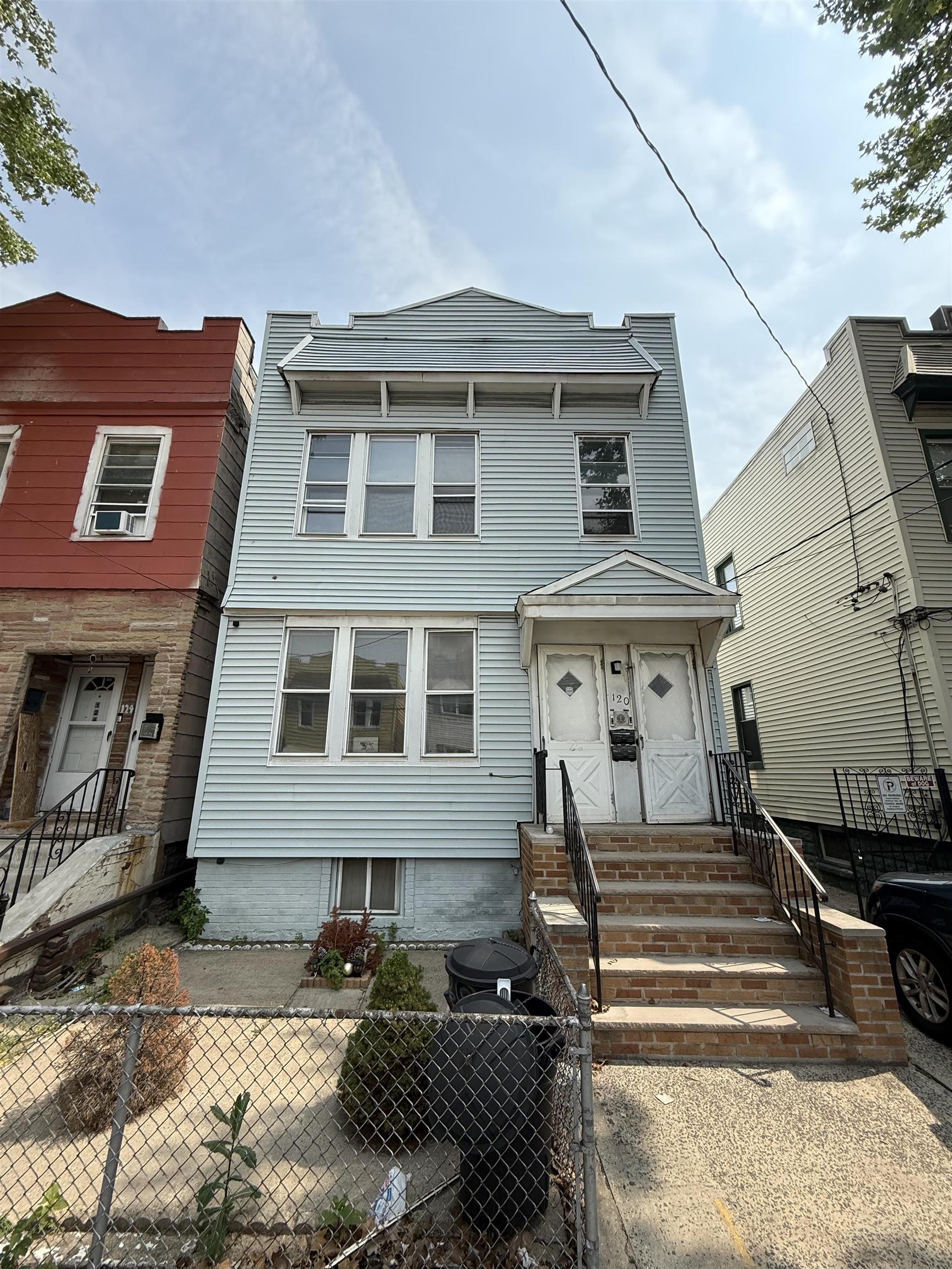 # 250012067 - For Rent in JERSEY CITY - West Bergen NJ