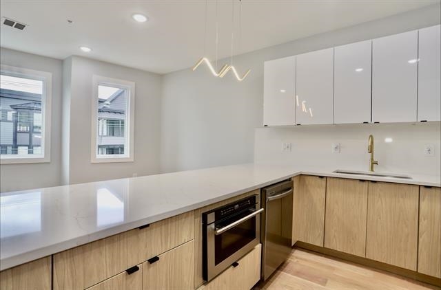 # 250012071 - For Rent in JERSEY CITY - Bergen-Lafayett NJ