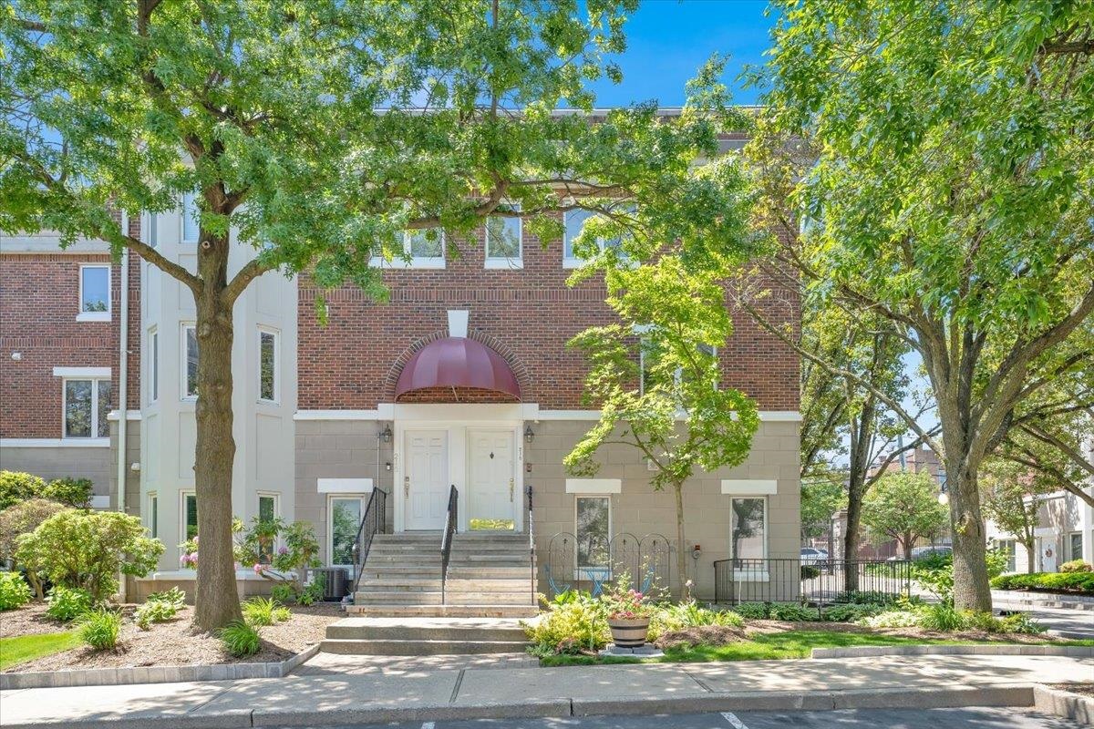 # 250012082 - For Rent in Union City NJ