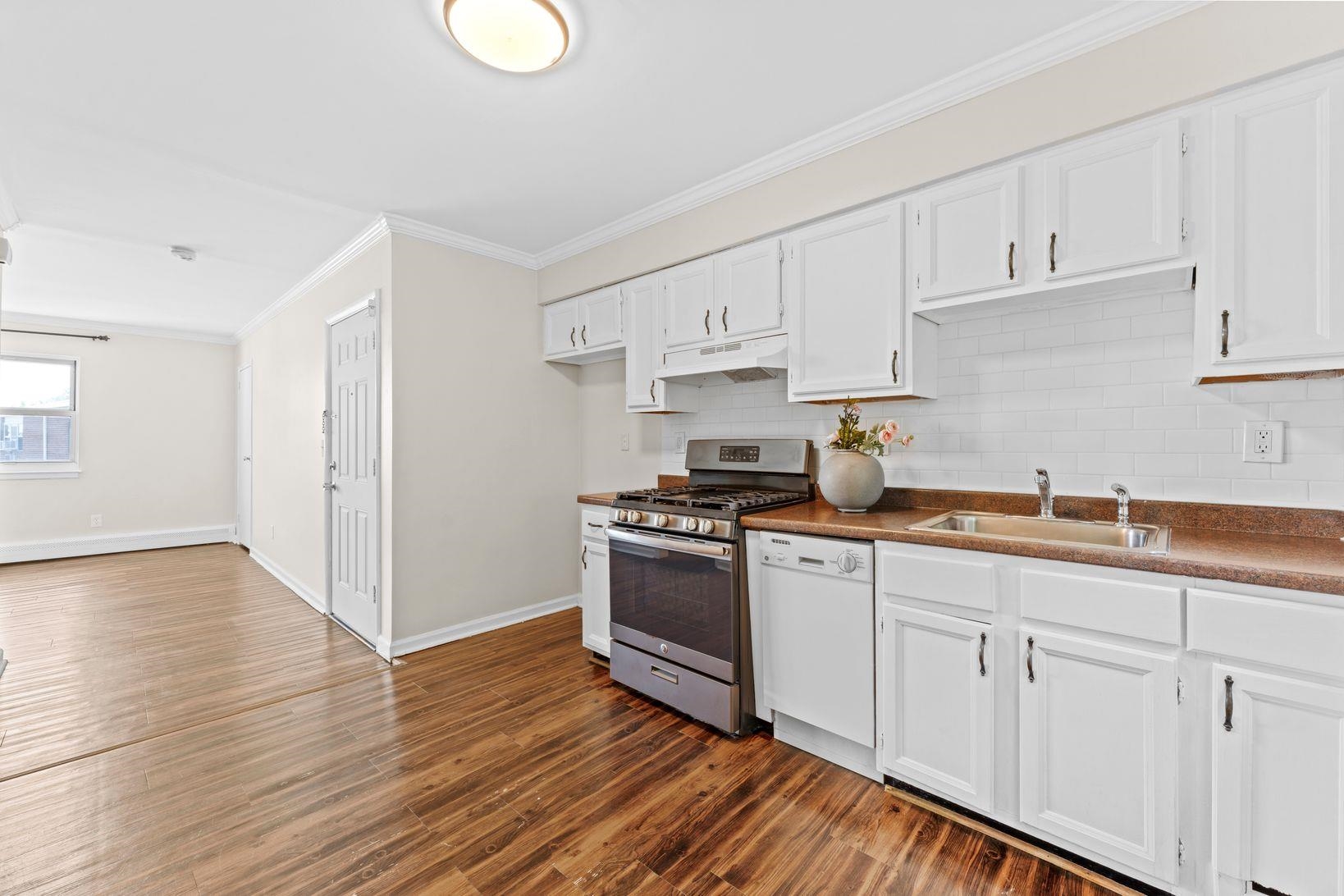 # 250012097 - For Rent in North Bergen NJ