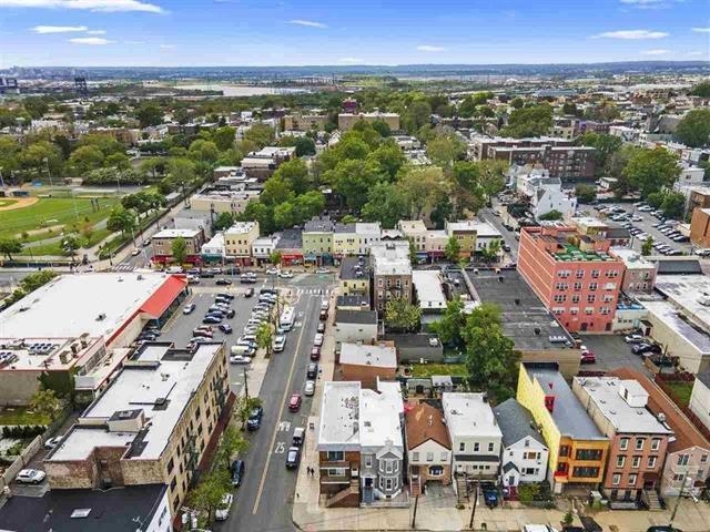 # 250012100 - For Rent in JERSEY CITY - Heights NJ