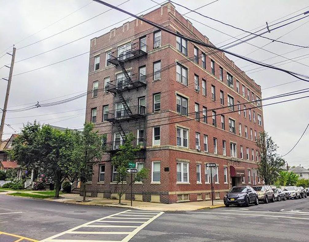 # 250012113 - For Rent in North Bergen NJ