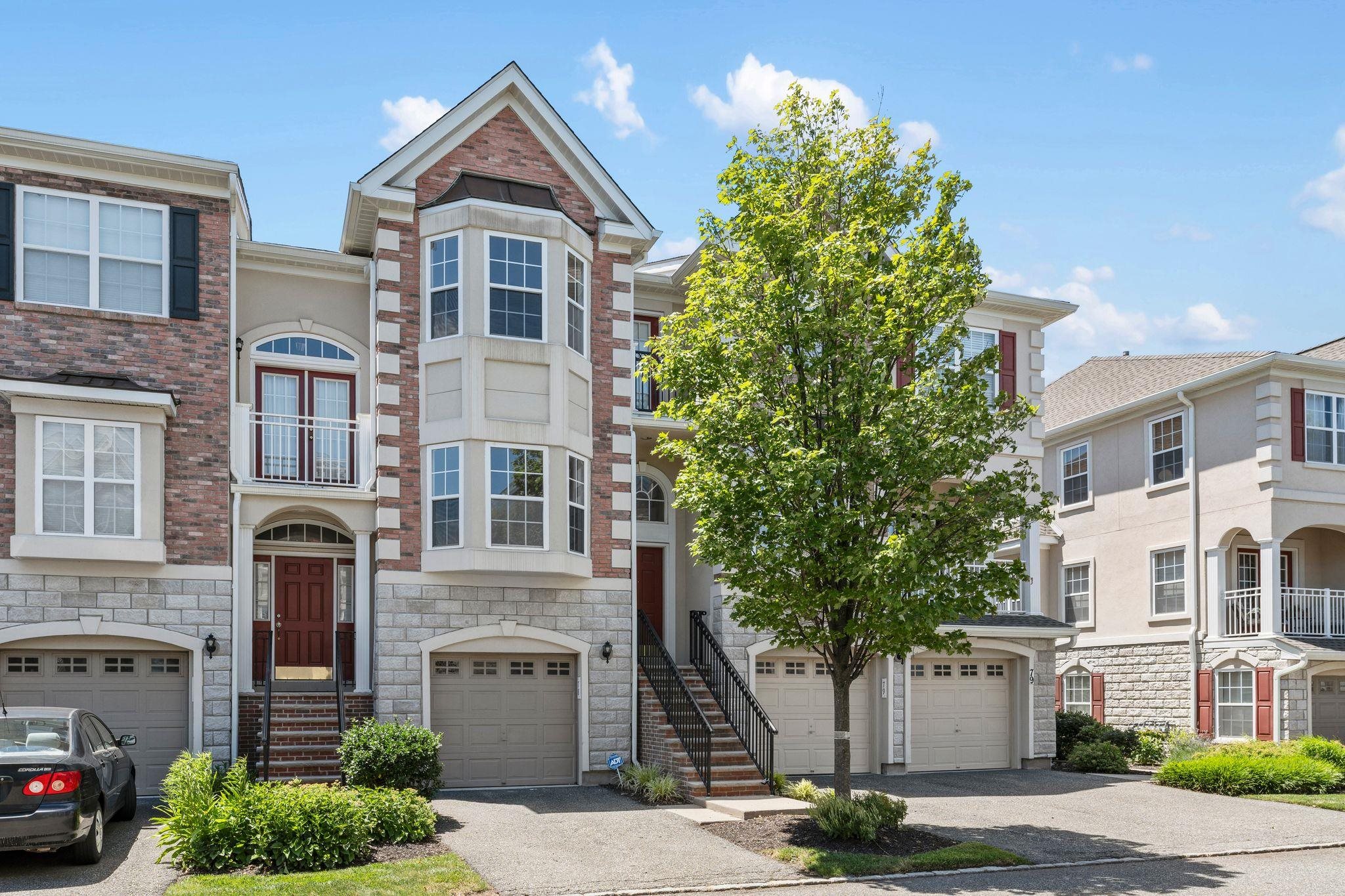# 250012131 - For Rent in Secaucus NJ