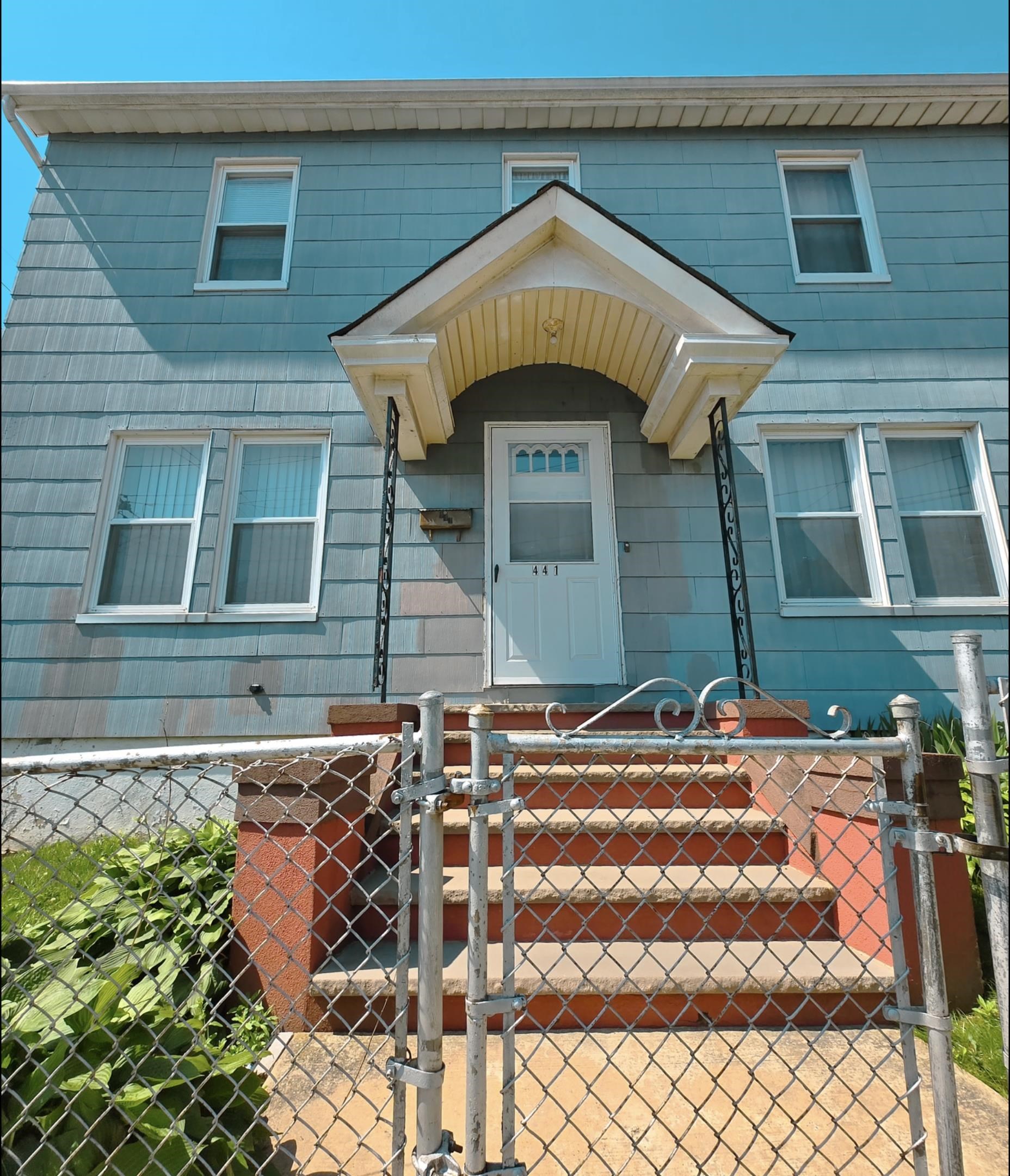 # 250012138 - For Rent in JERSEY CITY - Bergen-Lafayett NJ