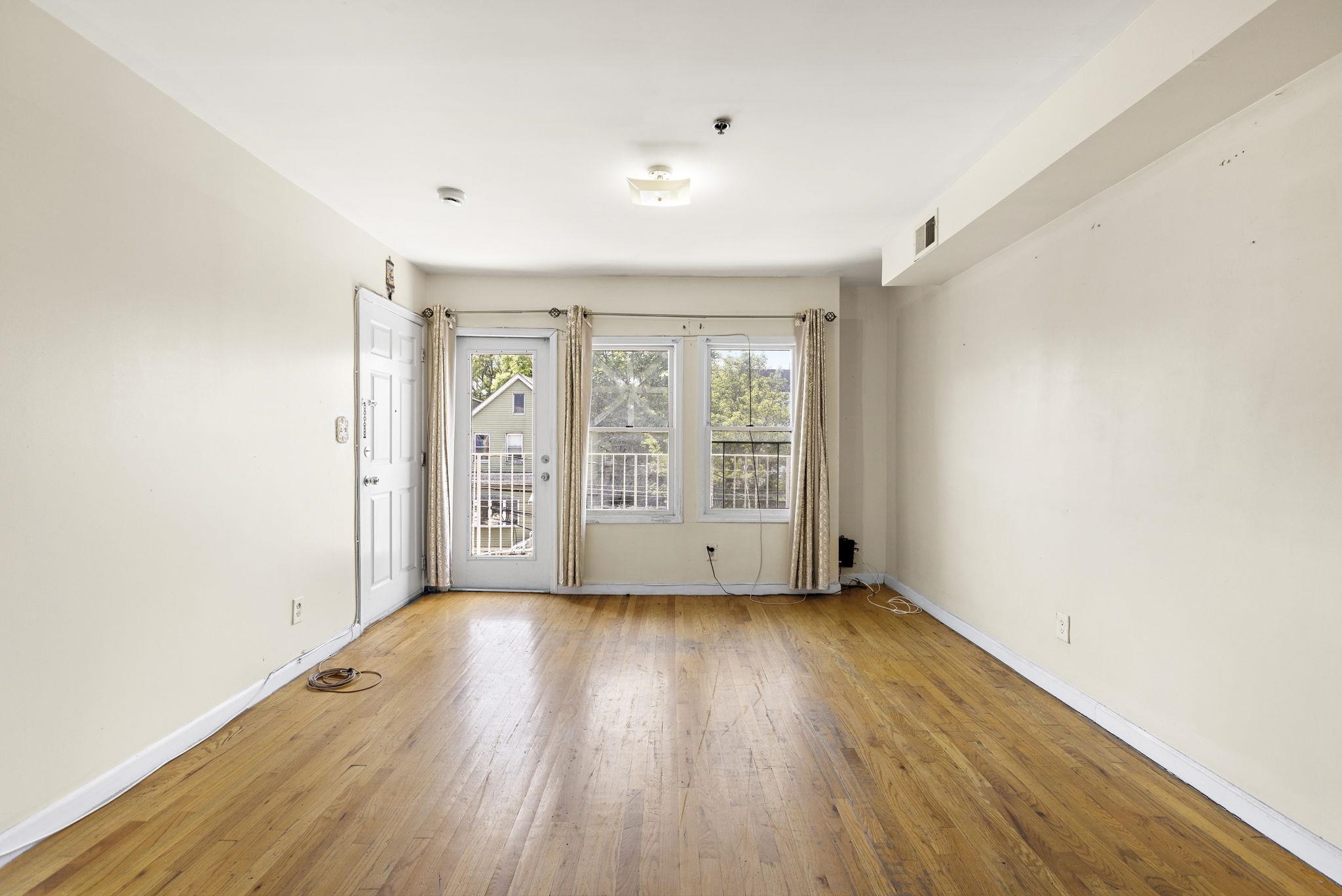 # 250012141 - For Rent in Union City NJ