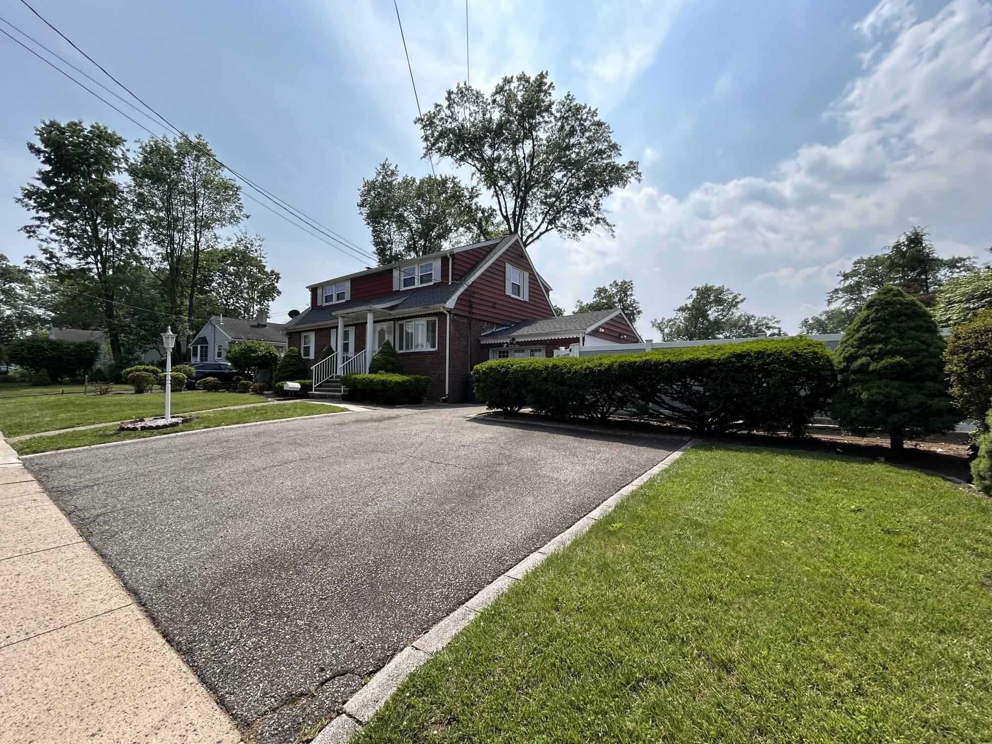 # 250012151 - For Rent in Bergenfield NJ