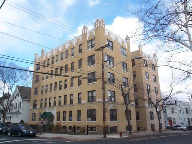 # 250012155 - For Rent in JERSEY CITY - Heights NJ