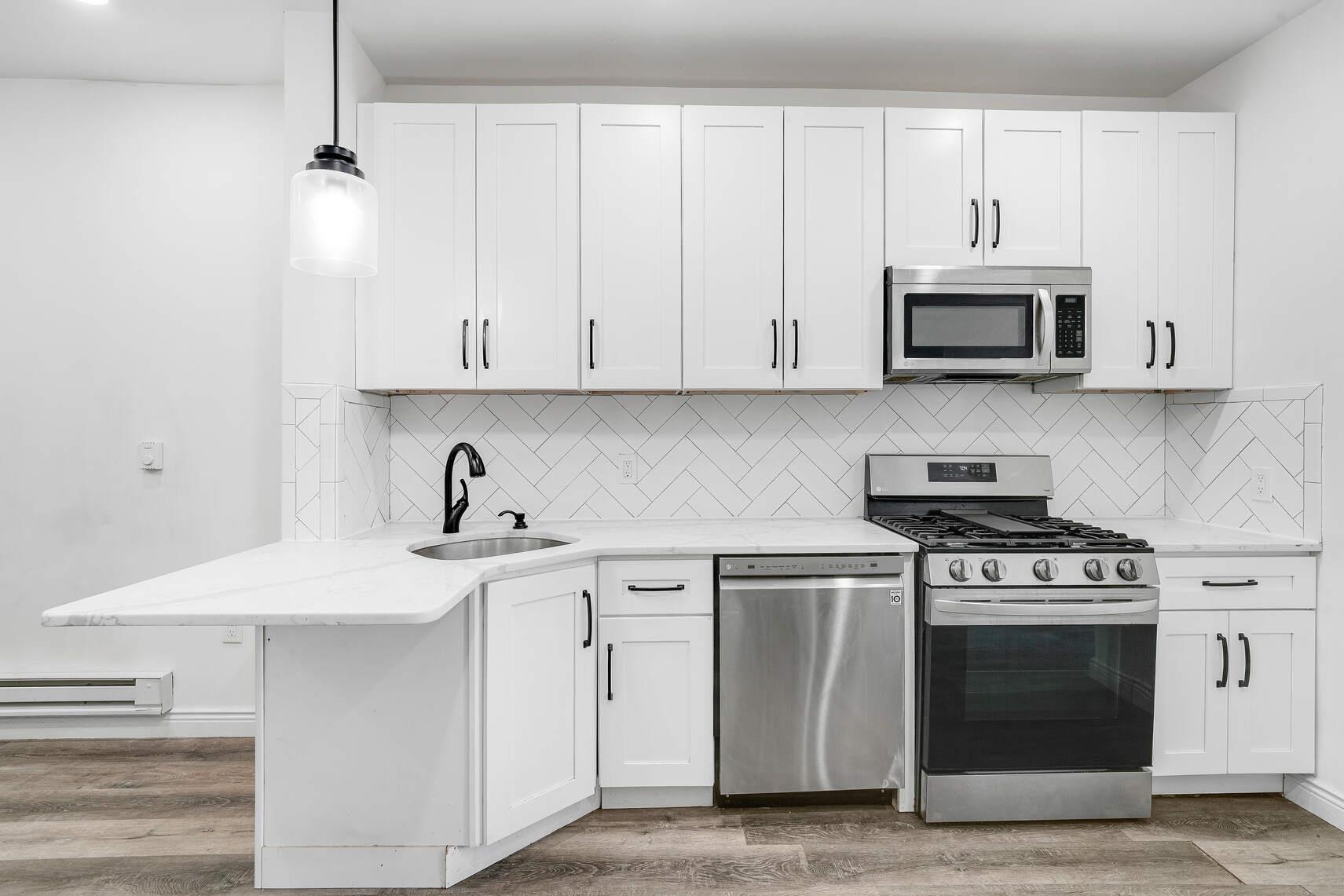 # 250012156 - For Rent in Union City NJ