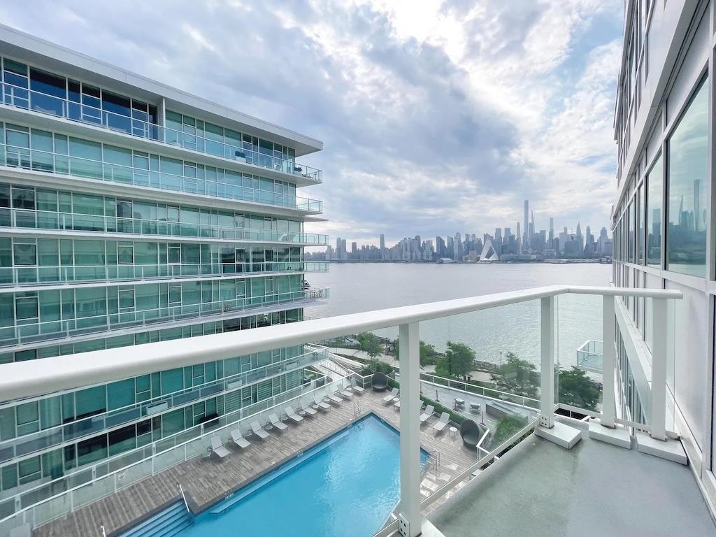 # 250012158 - For Rent in Weehawken NJ