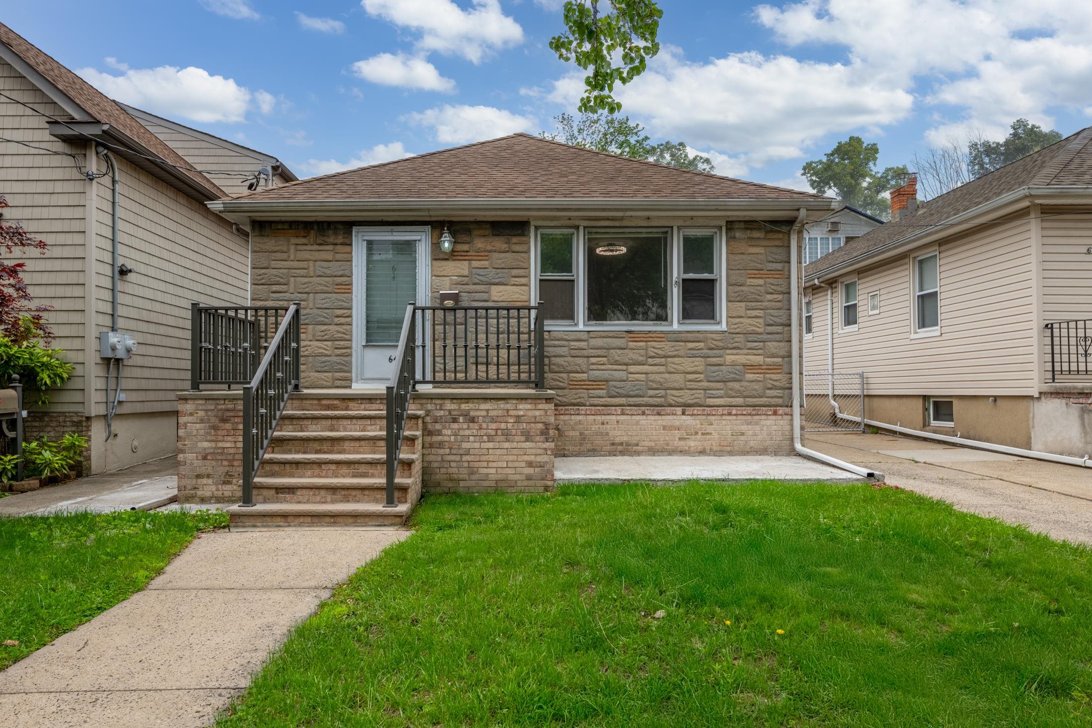 # 250012184 - For Rent in Bayonne NJ