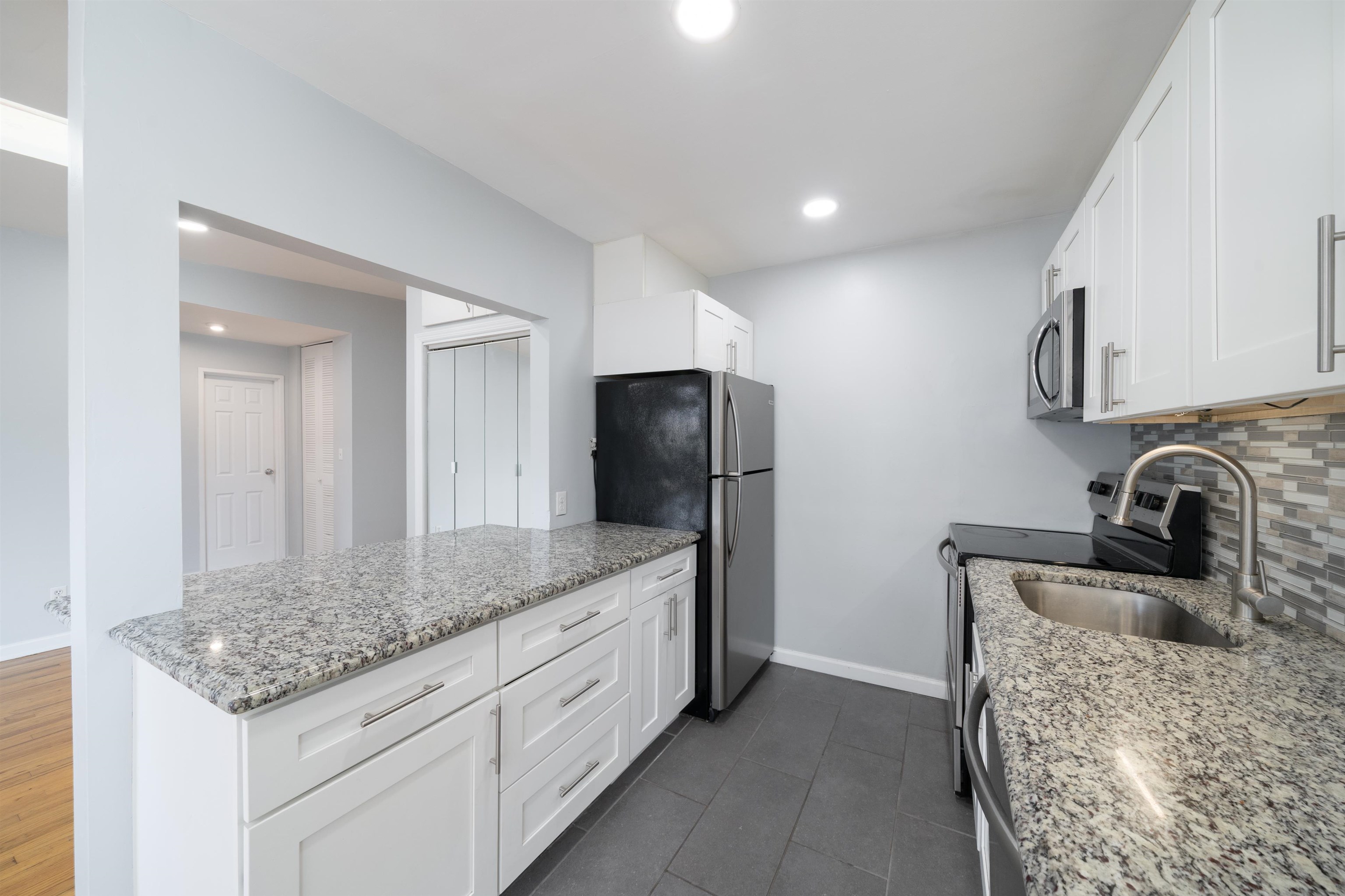 # 250012194 - For Rent in Guttenberg NJ
