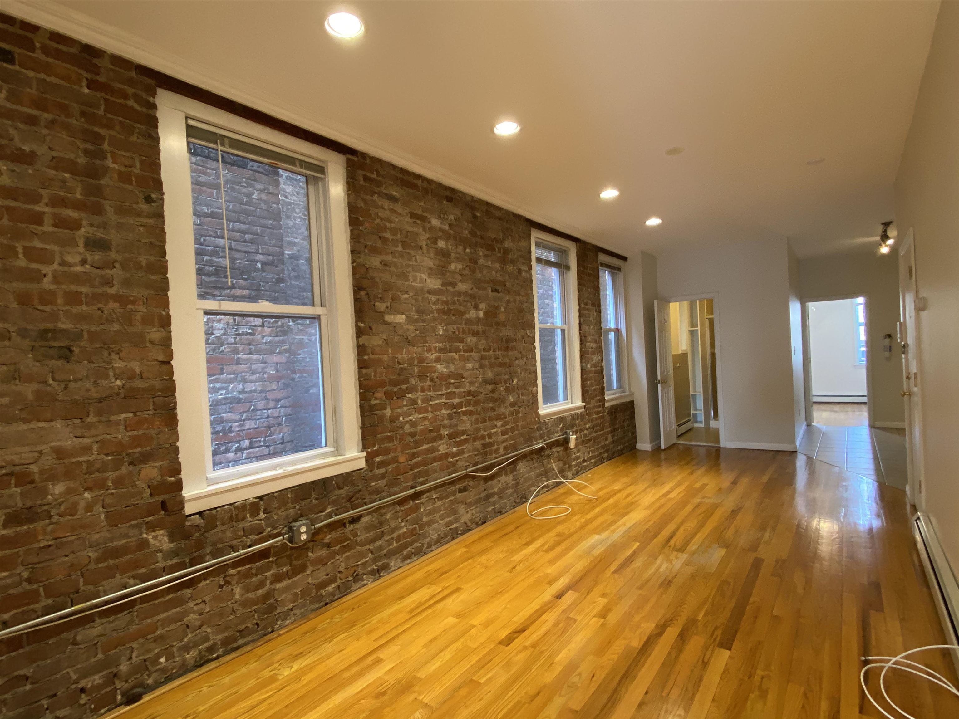 # 250012245 - For Rent in JERSEY CITY - Heights NJ