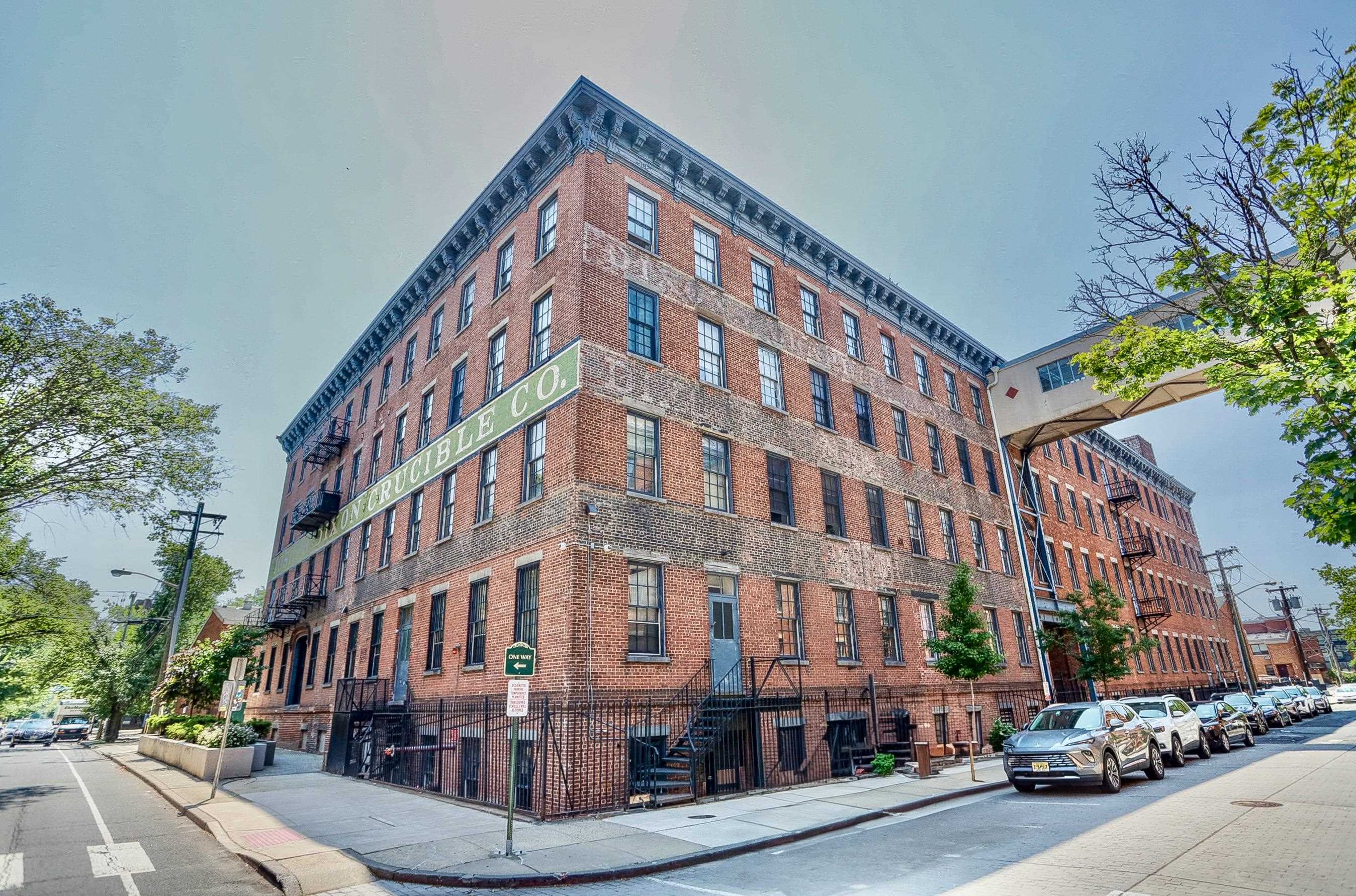 # 250012248 - For Rent in JERSEY CITY - Downtown NJ