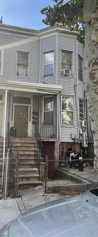 # 250012251 - For Rent in JERSEY CITY - Bergen-Lafayett NJ