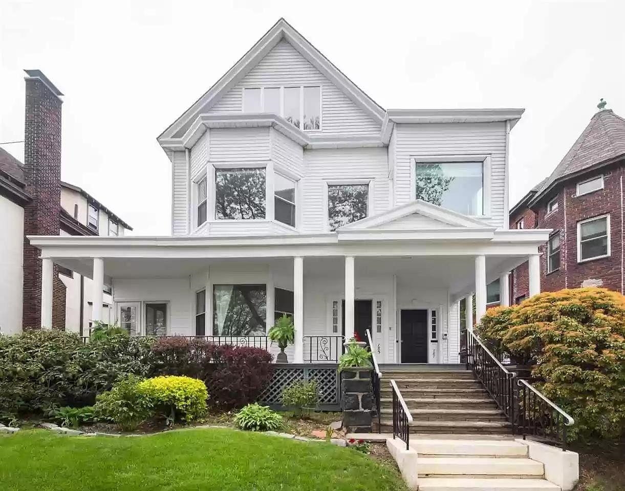 # 250012262 - For Rent in Weehawken NJ